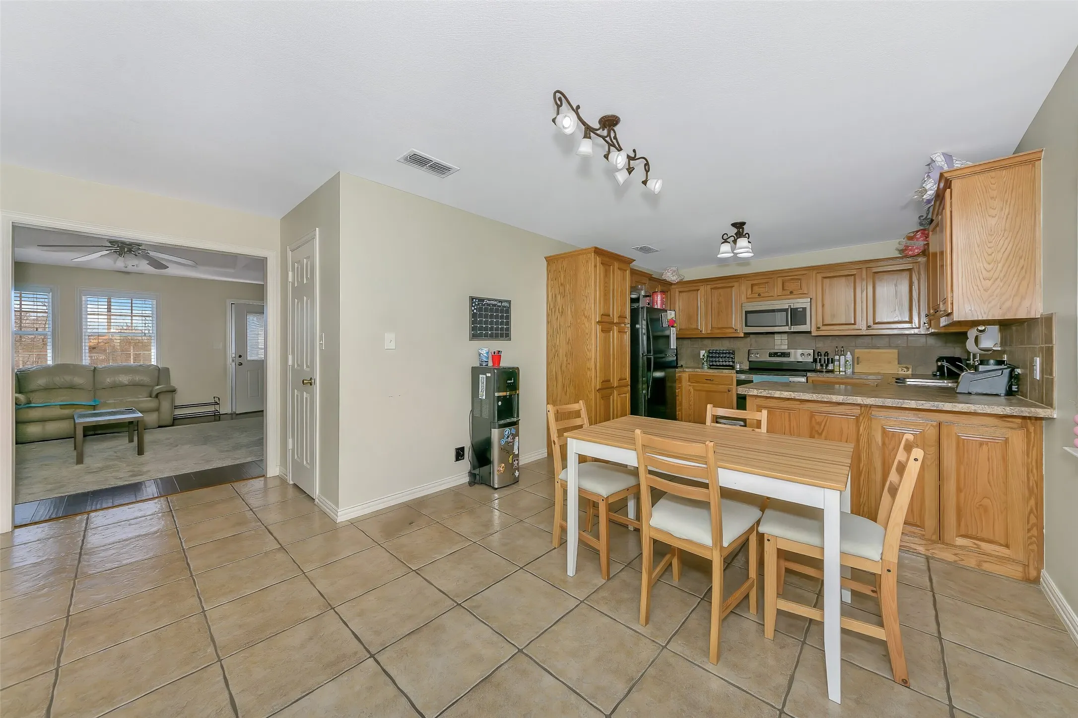 Single Family Residence For Sale in Collin County , 203 N Church Street, Blue Ridge, Texas 75424, 3 Bedrooms, 2 Bathrooms, 2 Garage spaces, 1,353 Sqft, built in 2004, Price $299,900, mls#21158519, Real Estate Agent in Blue Ridge, Homes For Sale in Collin county, Homes For Sale in Blue Ridge, Realtor in Blue Ridge Texas, Real Estate Brokerage Independent Realty Texas, Luminita Cordes Realtor