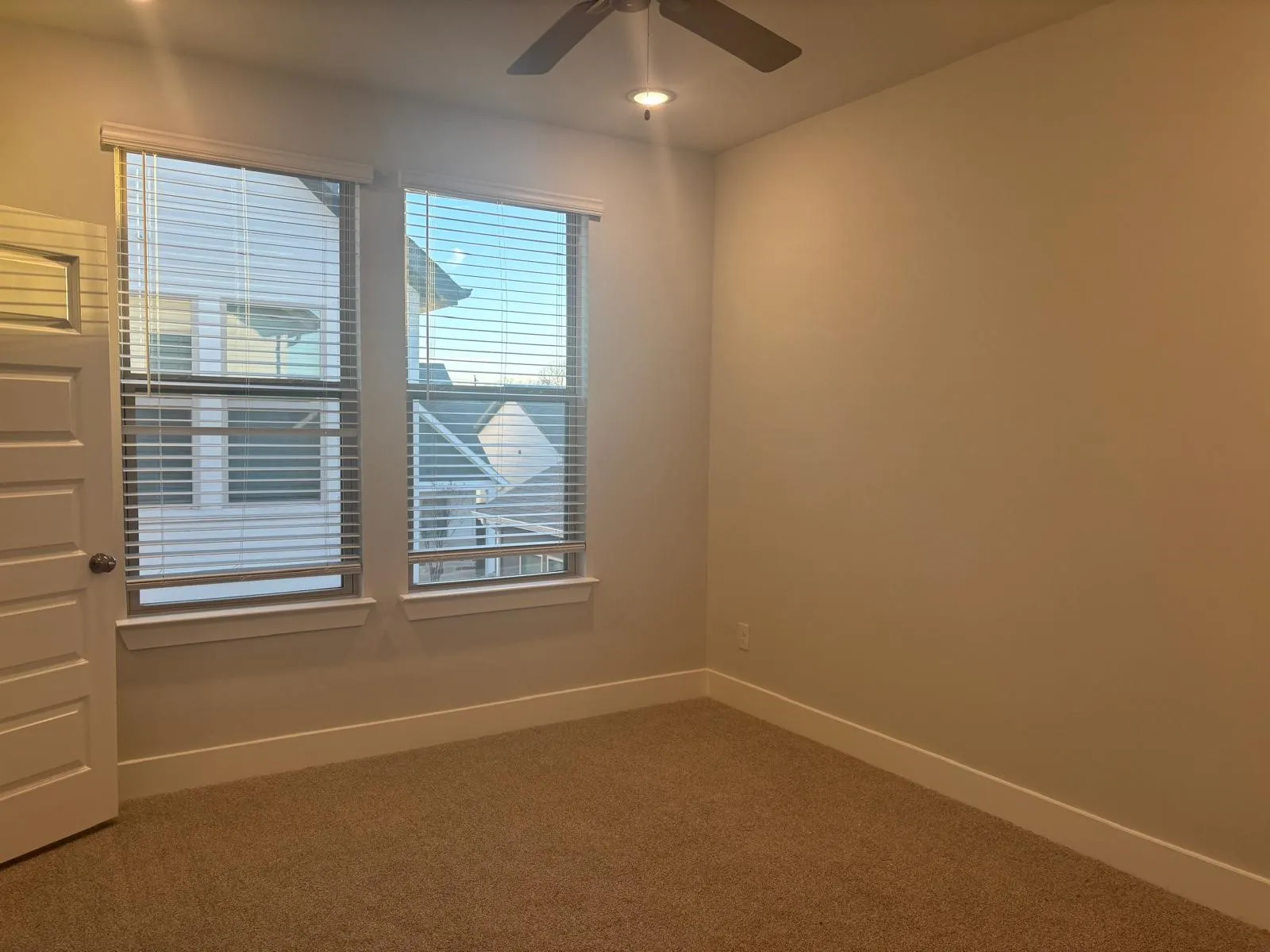 Townhouse For Rent in Tarrant County , 825 W Mayfield Road 224, Arlington, Texas 76015, 3 Bedroom, 3 Bathroom, Garage spaces, 1,275 Sqft, built in 2025, mls#21158666, Real Estate Agent in Arlington, Homes For Rent in Tarrant county, Homes For Rent in Arlington, Realtor in Arlington Texas, Real Estate Brokerage Independent Realty Texas, Luminita Cordes Realtor