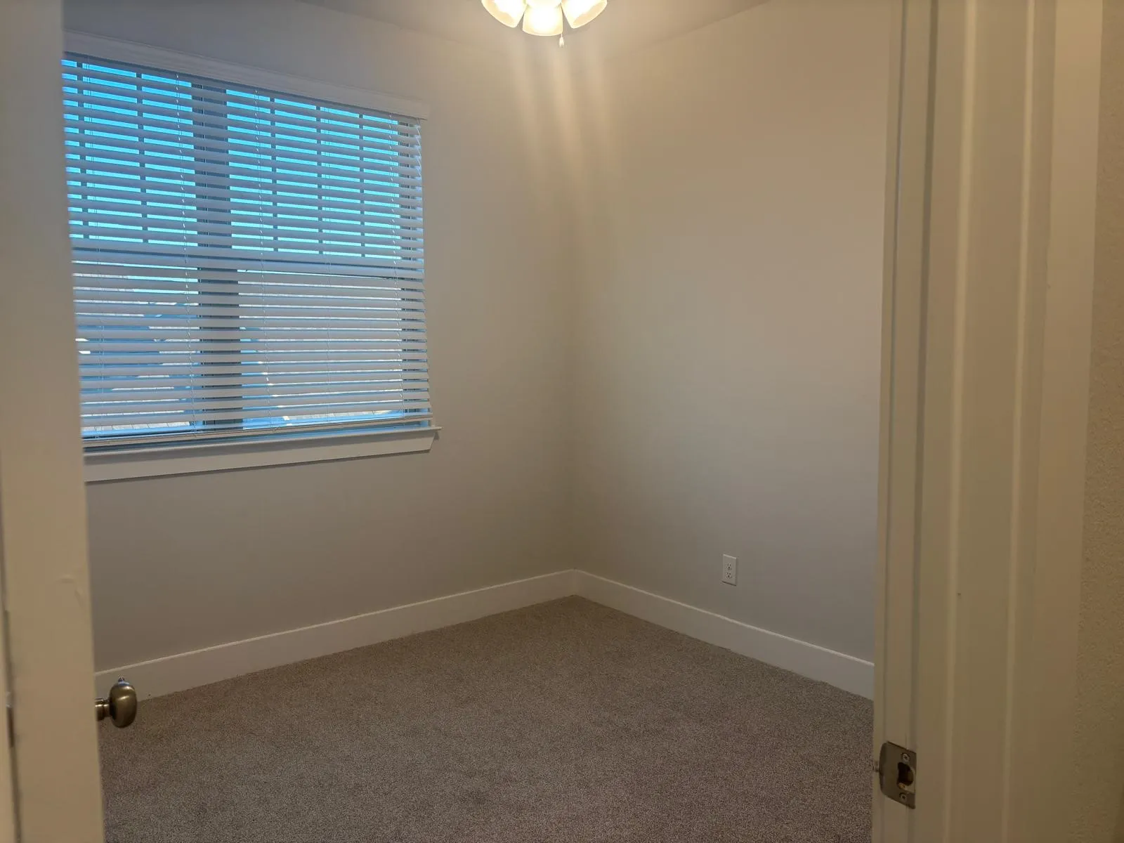 Townhouse For Rent in Tarrant County , 825 W Mayfield Road 224, Arlington, Texas 76015, 3 Bedroom, 3 Bathroom, Garage spaces, 1,275 Sqft, built in 2025, mls#21158666, Real Estate Agent in Arlington, Homes For Rent in Tarrant county, Homes For Rent in Arlington, Realtor in Arlington Texas, Real Estate Brokerage Independent Realty Texas, Luminita Cordes Realtor