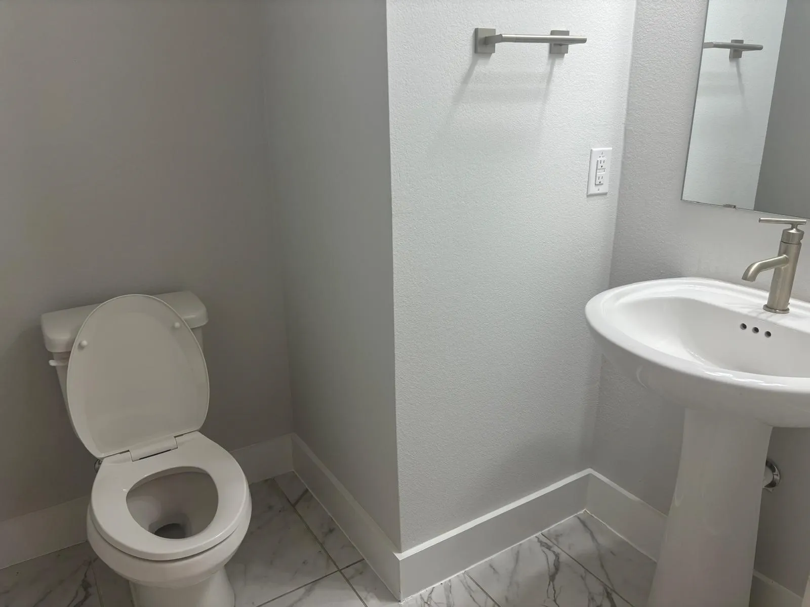 Townhouse For Rent in Tarrant County , 825 W Mayfield Road 224, Arlington, Texas 76015, 3 Bedroom, 3 Bathroom, Garage spaces, 1,275 Sqft, built in 2025, mls#21158666, Real Estate Agent in Arlington, Homes For Rent in Tarrant county, Homes For Rent in Arlington, Realtor in Arlington Texas, Real Estate Brokerage Independent Realty Texas, Luminita Cordes Realtor