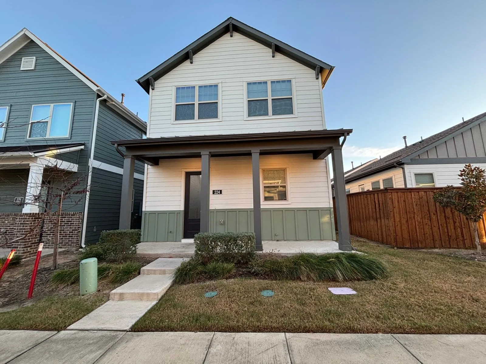 Townhouse For Rent in Tarrant County , 825 W Mayfield Road 224, Arlington, Texas 76015, 3 Bedroom, 3 Bathroom, Garage spaces, 1,275 Sqft, built in 2025, mls#21158666, Real Estate Agent in Arlington, Homes For Rent in Tarrant county, Homes For Rent in Arlington, Realtor in Arlington Texas, Real Estate Brokerage Independent Realty Texas, Luminita Cordes Realtor