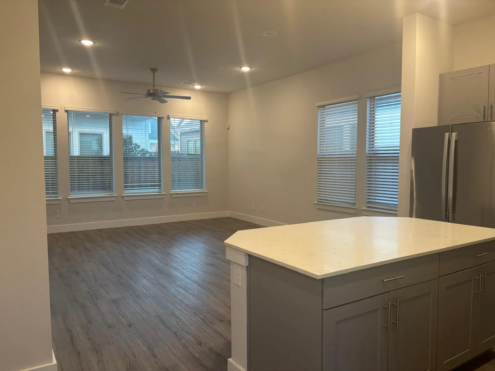 Townhouse For Rent in Tarrant County , 825 W Mayfield Road 224, Arlington, Texas 76015, 3 Bedroom, 3 Bathroom, Garage spaces, 1,275 Sqft, built in 2025, mls#21158666, Real Estate Agent in Arlington, Homes For Rent in Tarrant county, Homes For Rent in Arlington, Realtor in Arlington Texas, Real Estate Brokerage Independent Realty Texas, Luminita Cordes Realtor