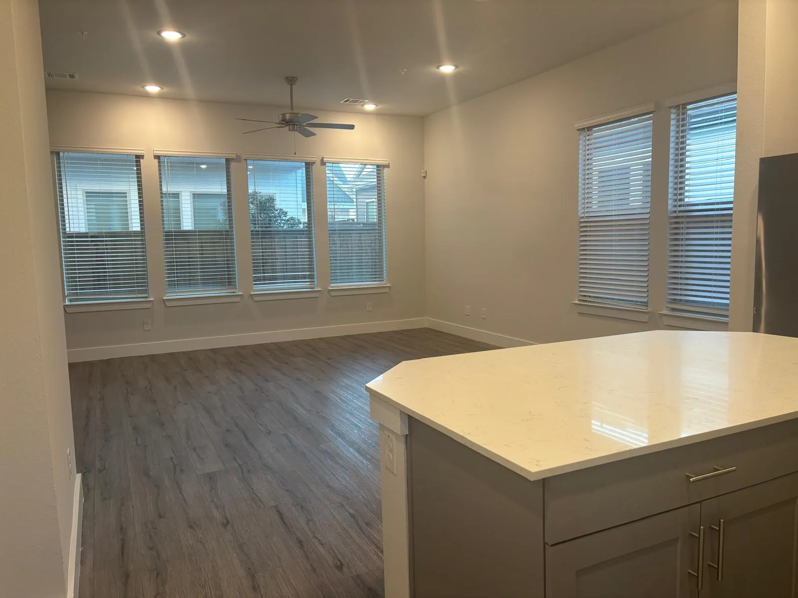 Townhouse For Rent in Tarrant County , 825 W Mayfield Road 224, Arlington, Texas 76015, 3 Bedroom, 3 Bathroom, Garage spaces, 1,275 Sqft, built in 2025, mls#21158666, Real Estate Agent in Arlington, Homes For Rent in Tarrant county, Homes For Rent in Arlington, Realtor in Arlington Texas, Real Estate Brokerage Independent Realty Texas, Luminita Cordes Realtor