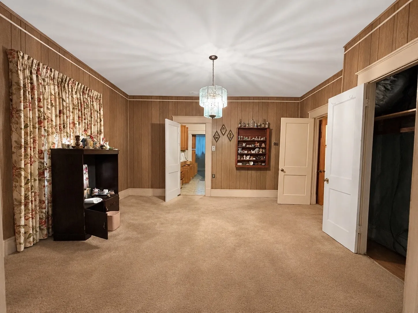 Single Family Residence For Sale in Dallas County , 619 Delaware Street, Dallas, Texas 75208, 3 Bedroom, 1 Bathroom, Garage spaces, 1,444 Sqft, built in 1924, Preowned, mls#21158756, Real Estate Agent in Dallas, Homes For Sale in Dallas county, Homes For Sale in Dallas, Realtor in Dallas Texas, Real Estate Brokerage Independent Realty Texas, Luminita Cordes Realtor
