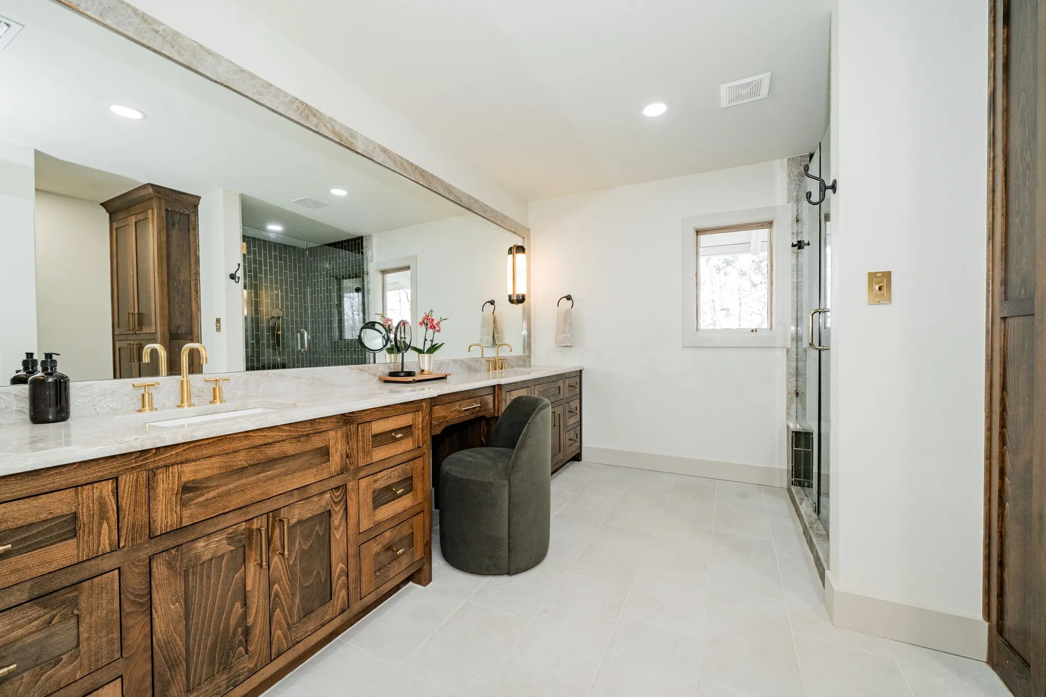 Single Family Residence For Sale in Hopkins County , 142 Cedar Lane, Sulphur Springs, Texas 75482, 4 Bedroom, 3 Bathroom, Garage spaces, 3,415 Sqft, built in 1972, mls#21145254, Real Estate Agent in Sulphur Springs, Homes For Sale in Hopkins county, Homes For Sale in Sulphur Springs, Realtor in Sulphur Springs Texas, Real Estate Brokerage Independent Realty Texas, Luminita Cordes Realtor