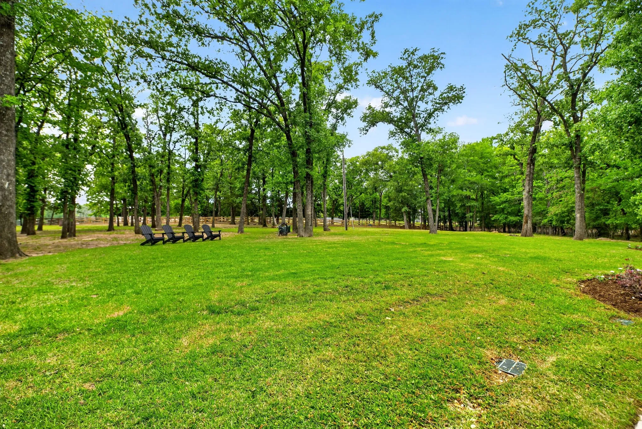 Single Family Residence For Sale in Hopkins County , 142 Cedar Lane, Sulphur Springs, Texas 75482, 4 Bedroom, 3 Bathroom, Garage spaces, 3,415 Sqft, built in 1972, mls#21145254, Real Estate Agent in Sulphur Springs, Homes For Sale in Hopkins county, Homes For Sale in Sulphur Springs, Realtor in Sulphur Springs Texas, Real Estate Brokerage Independent Realty Texas, Luminita Cordes Realtor