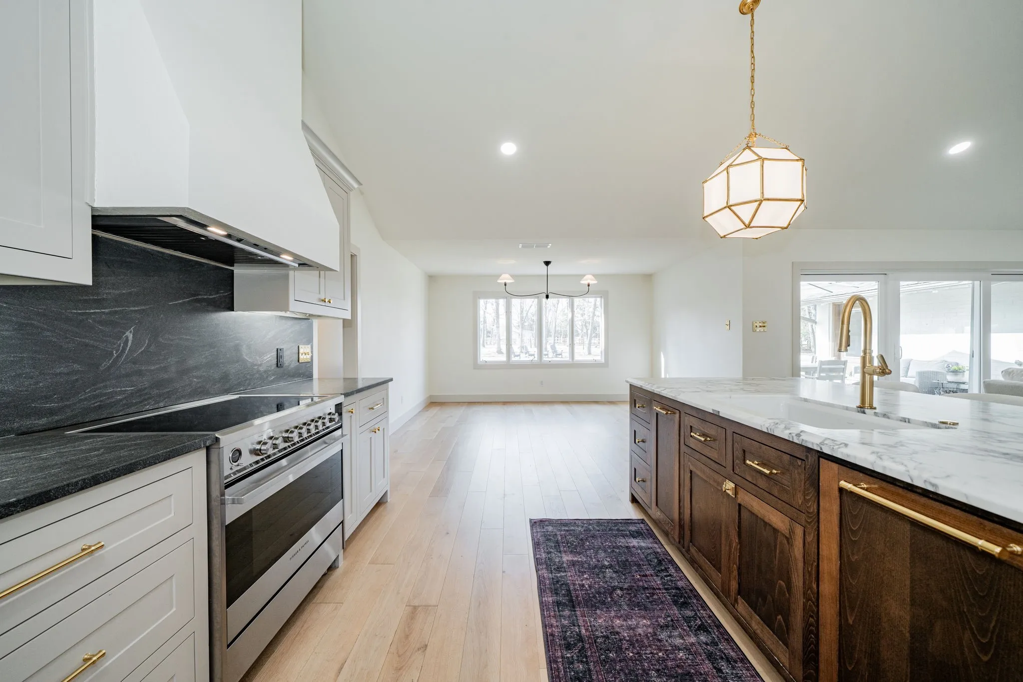 Single Family Residence For Sale in Hopkins County , 142 Cedar Lane, Sulphur Springs, Texas 75482, 4 Bedroom, 3 Bathroom, Garage spaces, 3,415 Sqft, built in 1972, mls#21145254, Real Estate Agent in Sulphur Springs, Homes For Sale in Hopkins county, Homes For Sale in Sulphur Springs, Realtor in Sulphur Springs Texas, Real Estate Brokerage Independent Realty Texas, Luminita Cordes Realtor