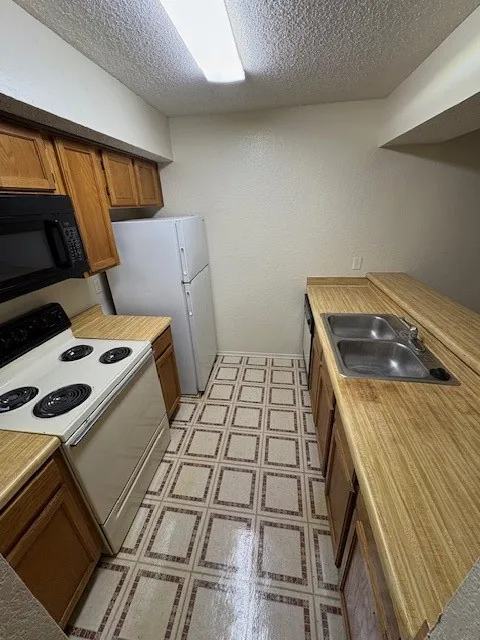 Condominium For Rent in Dallas County , 9813 Walnut Street 303, Dallas, Texas 75243, 1 Bedroom, 1 Bathroom, Garage spaces, 535 Sqft, built in 1981, mls#21158802, Real Estate Agent in Dallas, Homes For Rent in Dallas county, Homes For Rent in Dallas, Realtor in Dallas Texas, Real Estate Brokerage Independent Realty Texas, Luminita Cordes Realtor