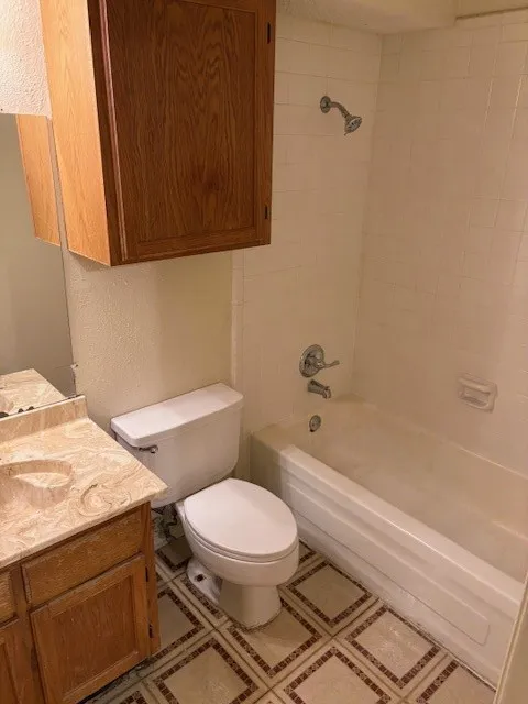 Condominium For Rent in Dallas County , 9813 Walnut Street 303, Dallas, Texas 75243, 1 Bedroom, 1 Bathroom, Garage spaces, 535 Sqft, built in 1981, mls#21158802, Real Estate Agent in Dallas, Homes For Rent in Dallas county, Homes For Rent in Dallas, Realtor in Dallas Texas, Real Estate Brokerage Independent Realty Texas, Luminita Cordes Realtor