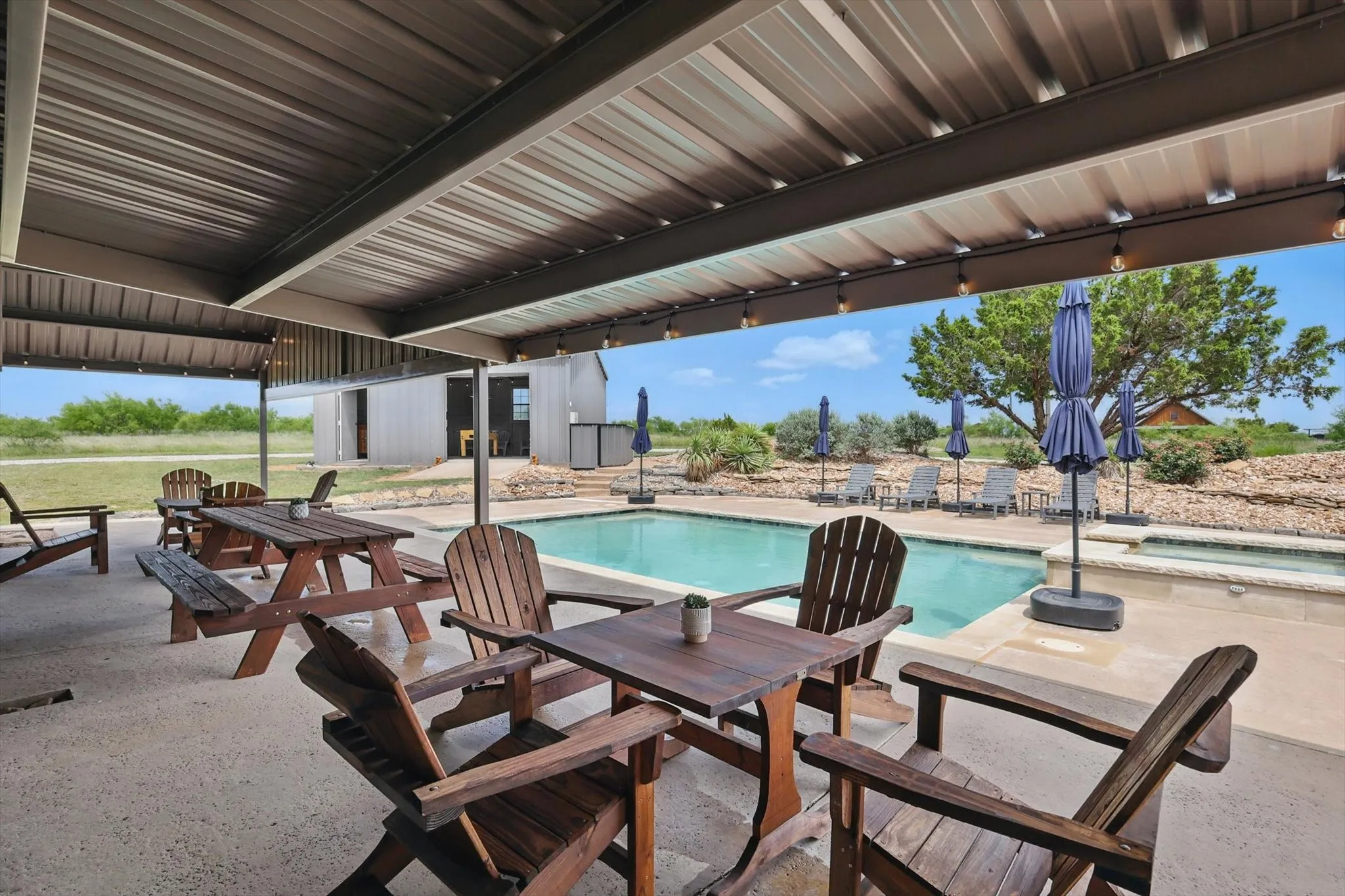 Single Family Residence For Sale in Palo Pinto County , 186 W Hells Gate Drive, Strawn, Texas 76475, 3 Bedrooms, 3 Bathrooms, 2 Garage spaces, 1,957 Sqft, built in 2005, Price $799,000, mls#21156277, Real Estate Agent in Strawn, Homes For Sale in Palo Pinto county, Homes For Sale in Strawn, Realtor in Strawn Texas, Real Estate Brokerage Independent Realty Texas, Luminita Cordes Realtor
