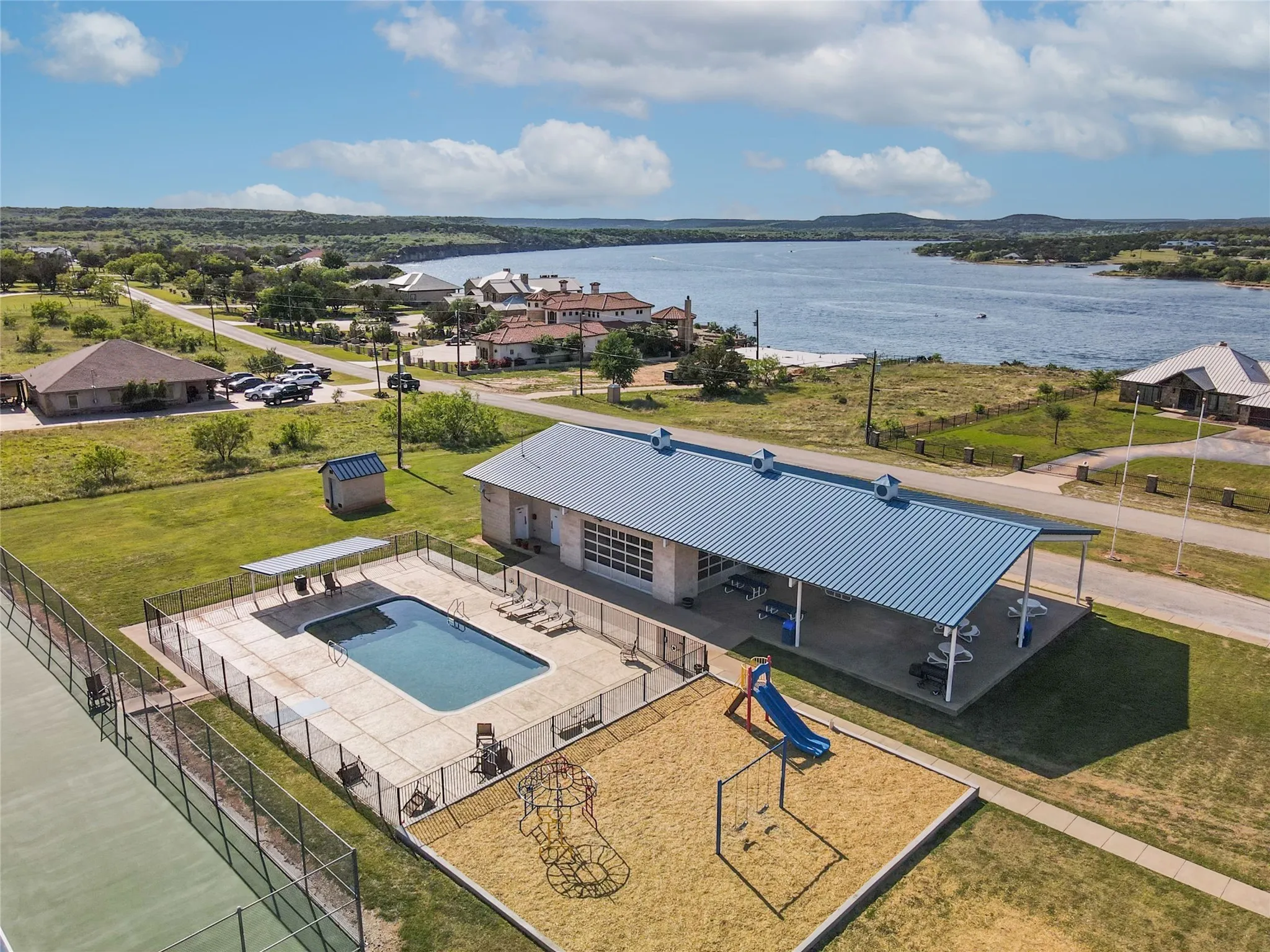 Single Family Residence For Sale in Palo Pinto County , 186 W Hells Gate Drive, Strawn, Texas 76475, 3 Bedrooms, 3 Bathrooms, 2 Garage spaces, 1,957 Sqft, built in 2005, Price $799,000, mls#21156277, Real Estate Agent in Strawn, Homes For Sale in Palo Pinto county, Homes For Sale in Strawn, Realtor in Strawn Texas, Real Estate Brokerage Independent Realty Texas, Luminita Cordes Realtor
