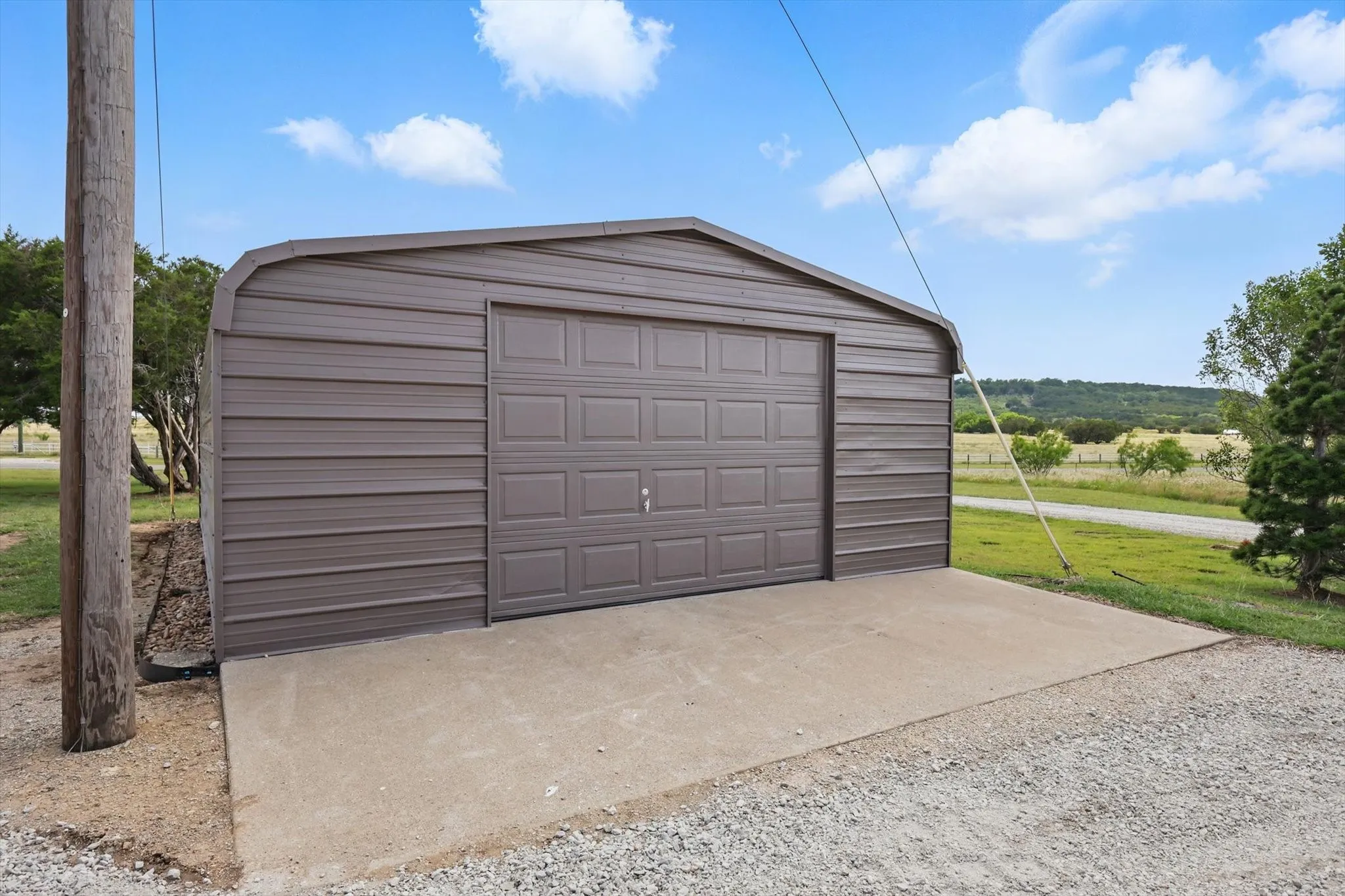 Single Family Residence For Sale in Palo Pinto County , 186 W Hells Gate Drive, Strawn, Texas 76475, 3 Bedrooms, 3 Bathrooms, 2 Garage spaces, 1,957 Sqft, built in 2005, Price $799,000, mls#21156277, Real Estate Agent in Strawn, Homes For Sale in Palo Pinto county, Homes For Sale in Strawn, Realtor in Strawn Texas, Real Estate Brokerage Independent Realty Texas, Luminita Cordes Realtor