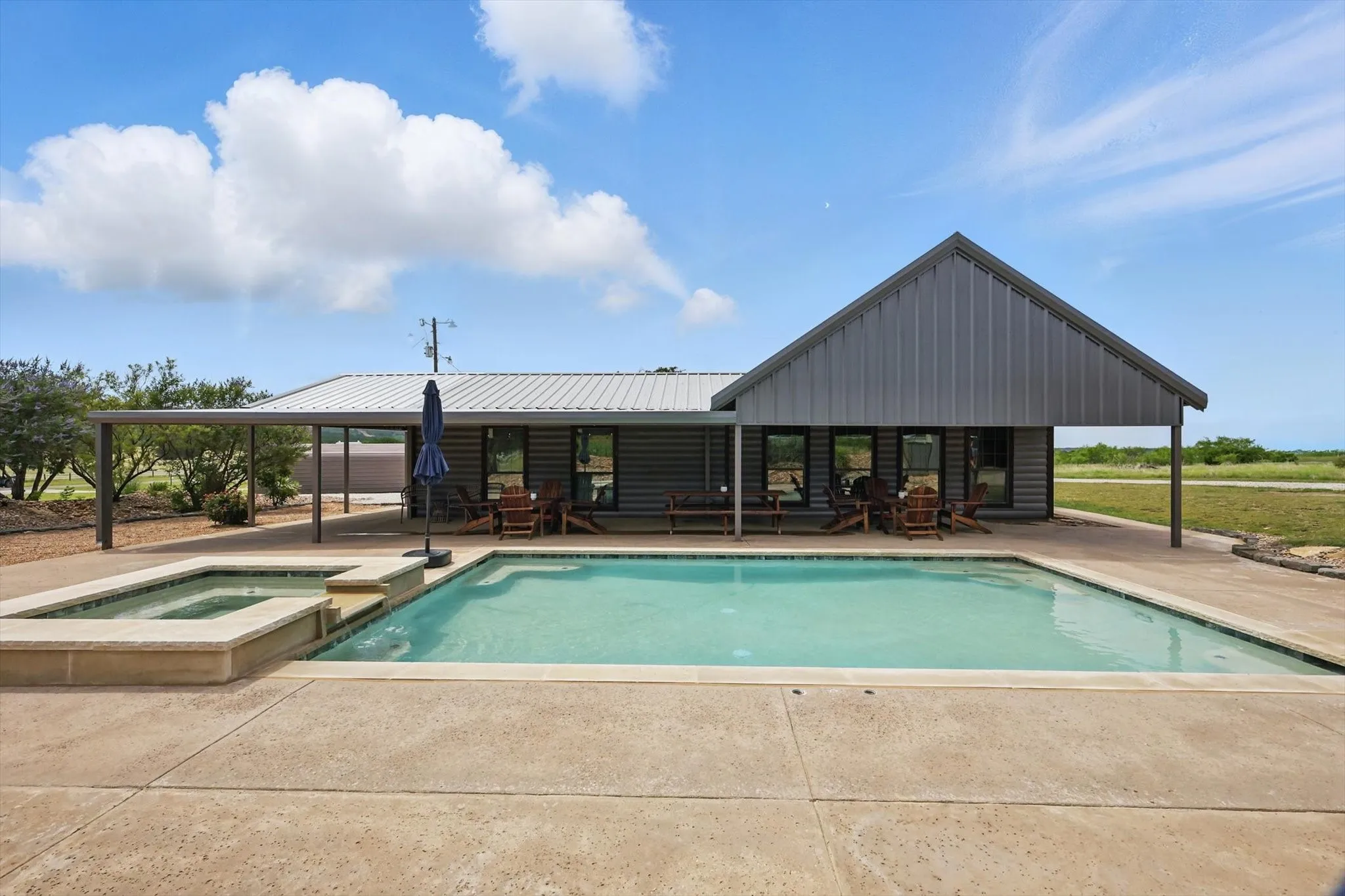 Single Family Residence For Sale in Palo Pinto County , 186 W Hells Gate Drive, Strawn, Texas 76475, 3 Bedrooms, 3 Bathrooms, 2 Garage spaces, 1,957 Sqft, built in 2005, Price $799,000, mls#21156277, Real Estate Agent in Strawn, Homes For Sale in Palo Pinto county, Homes For Sale in Strawn, Realtor in Strawn Texas, Real Estate Brokerage Independent Realty Texas, Luminita Cordes Realtor
