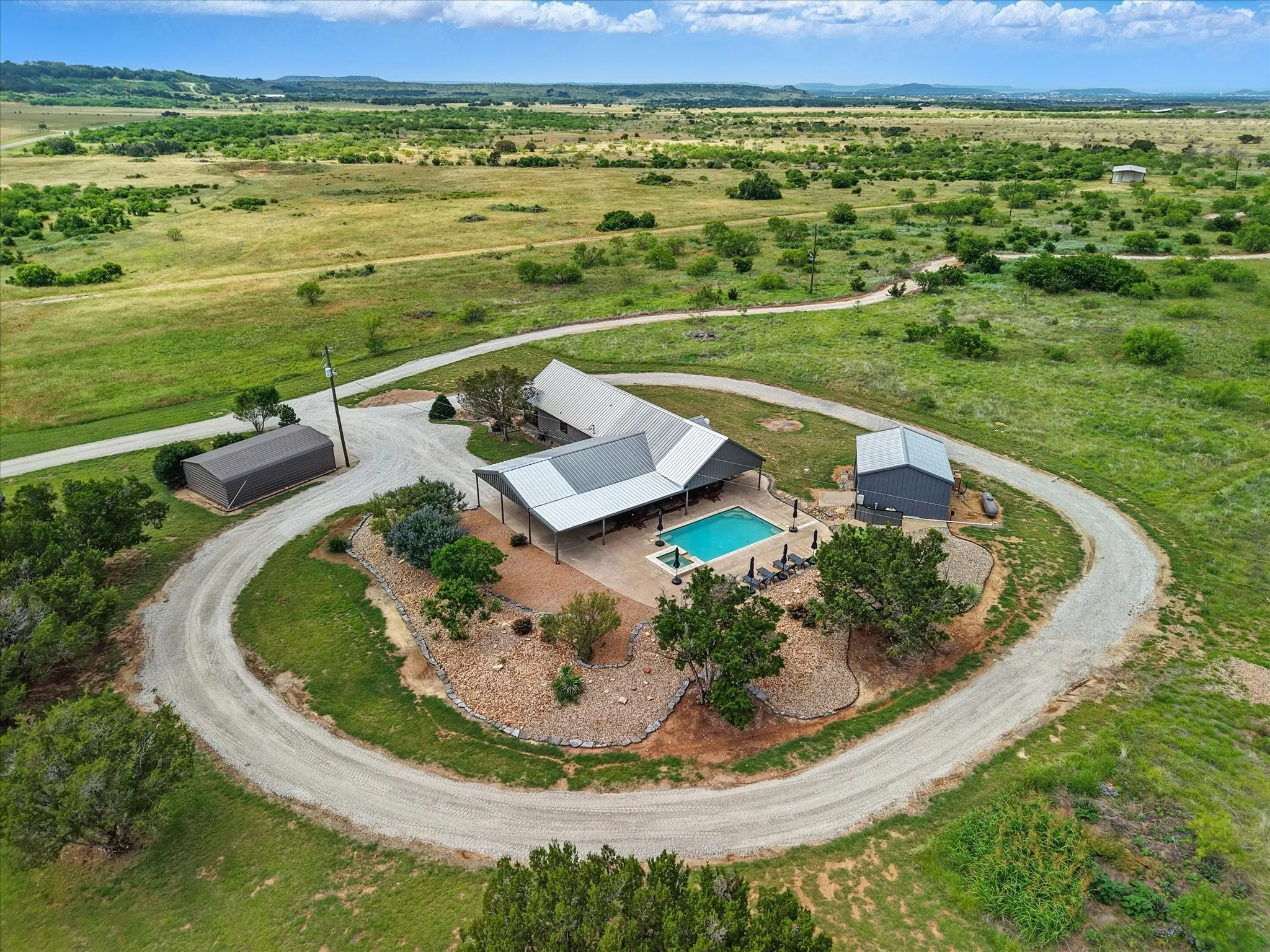 Single Family Residence For Sale in Palo Pinto County , 186 W Hells Gate Drive, Strawn, Texas 76475, 3 Bedrooms, 3 Bathrooms, 2 Garage spaces, 1,957 Sqft, built in 2005, Price $799,000, mls#21156277, Real Estate Agent in Strawn, Homes For Sale in Palo Pinto county, Homes For Sale in Strawn, Realtor in Strawn Texas, Real Estate Brokerage Independent Realty Texas, Luminita Cordes Realtor