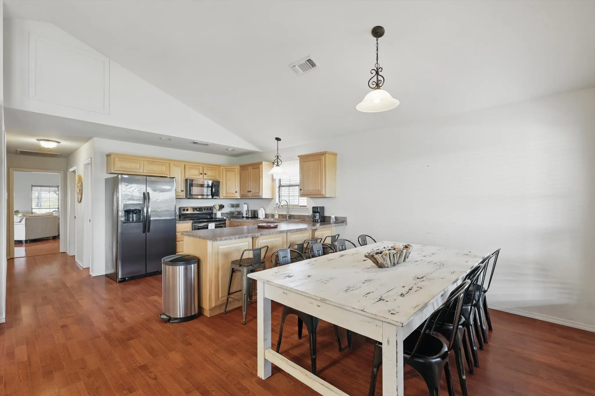 Single Family Residence For Sale in Palo Pinto County , 186 W Hells Gate Drive, Strawn, Texas 76475, 3 Bedrooms, 3 Bathrooms, 2 Garage spaces, 1,957 Sqft, built in 2005, Price $799,000, mls#21156277, Real Estate Agent in Strawn, Homes For Sale in Palo Pinto county, Homes For Sale in Strawn, Realtor in Strawn Texas, Real Estate Brokerage Independent Realty Texas, Luminita Cordes Realtor