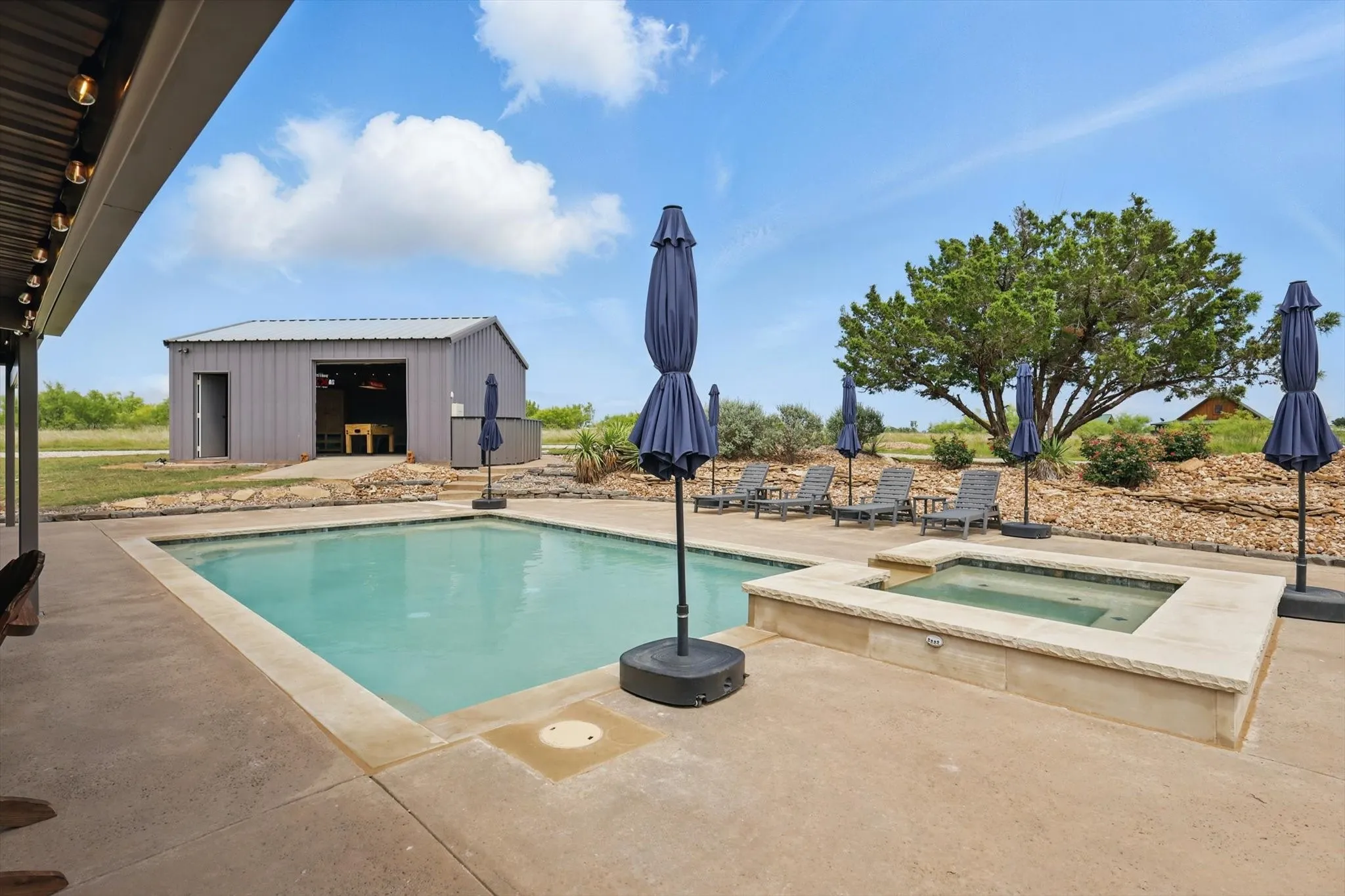 Single Family Residence For Sale in Palo Pinto County , 186 W Hells Gate Drive, Strawn, Texas 76475, 3 Bedrooms, 3 Bathrooms, 2 Garage spaces, 1,957 Sqft, built in 2005, Price $799,000, mls#21156277, Real Estate Agent in Strawn, Homes For Sale in Palo Pinto county, Homes For Sale in Strawn, Realtor in Strawn Texas, Real Estate Brokerage Independent Realty Texas, Luminita Cordes Realtor