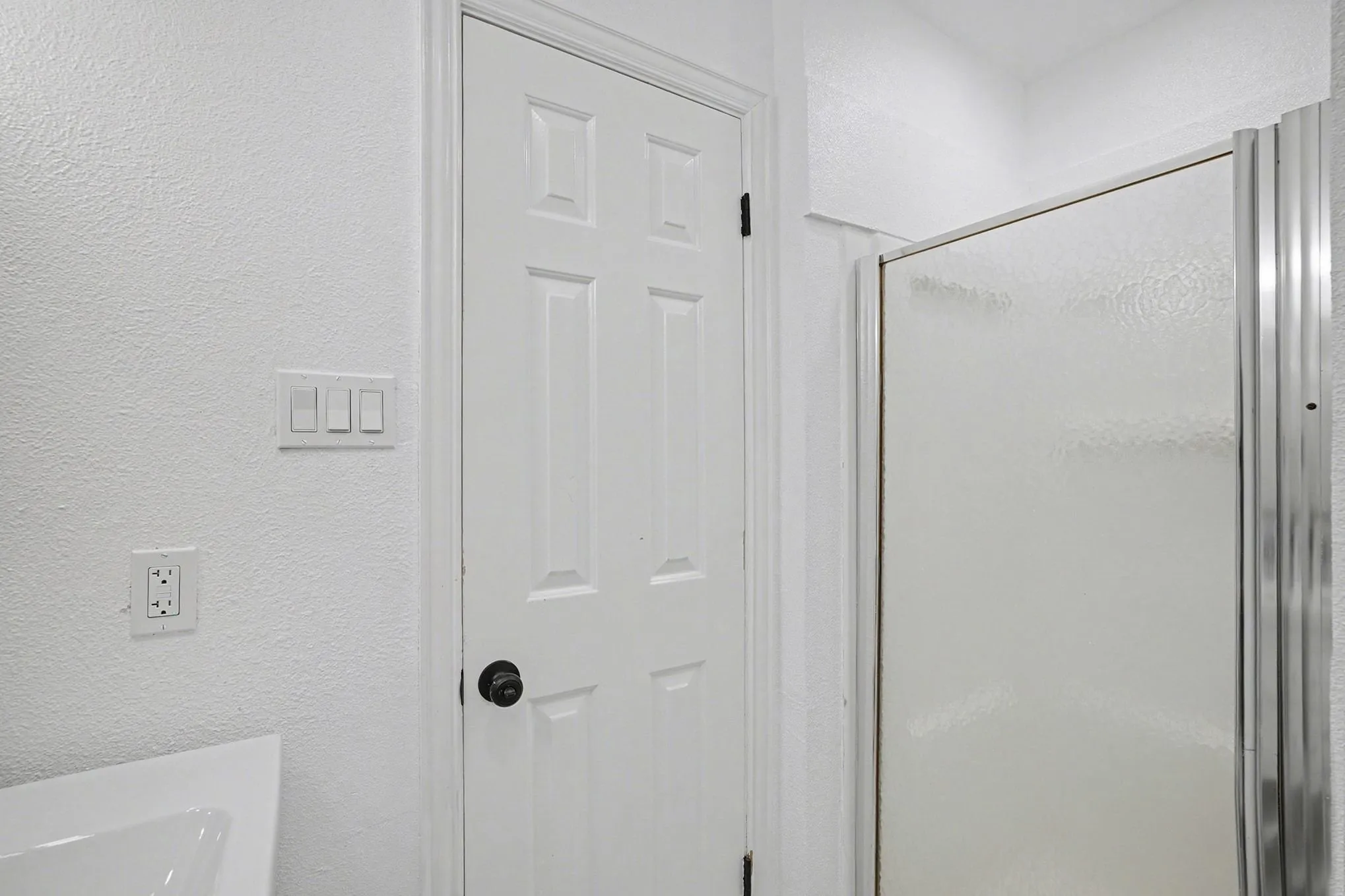 Duplex For Rent in Tarrant County , 716 E Pecan Street 722, Hurst, Texas 76053, 2 Bedroom, 2 Bathroom, Garage spaces, 1,063 Sqft, built in 1971, mls#21158852, Real Estate Agent in Hurst, Homes For Rent in Tarrant county, Homes For Rent in Hurst, Realtor in Hurst Texas, Real Estate Brokerage Independent Realty Texas, Luminita Cordes Realtor