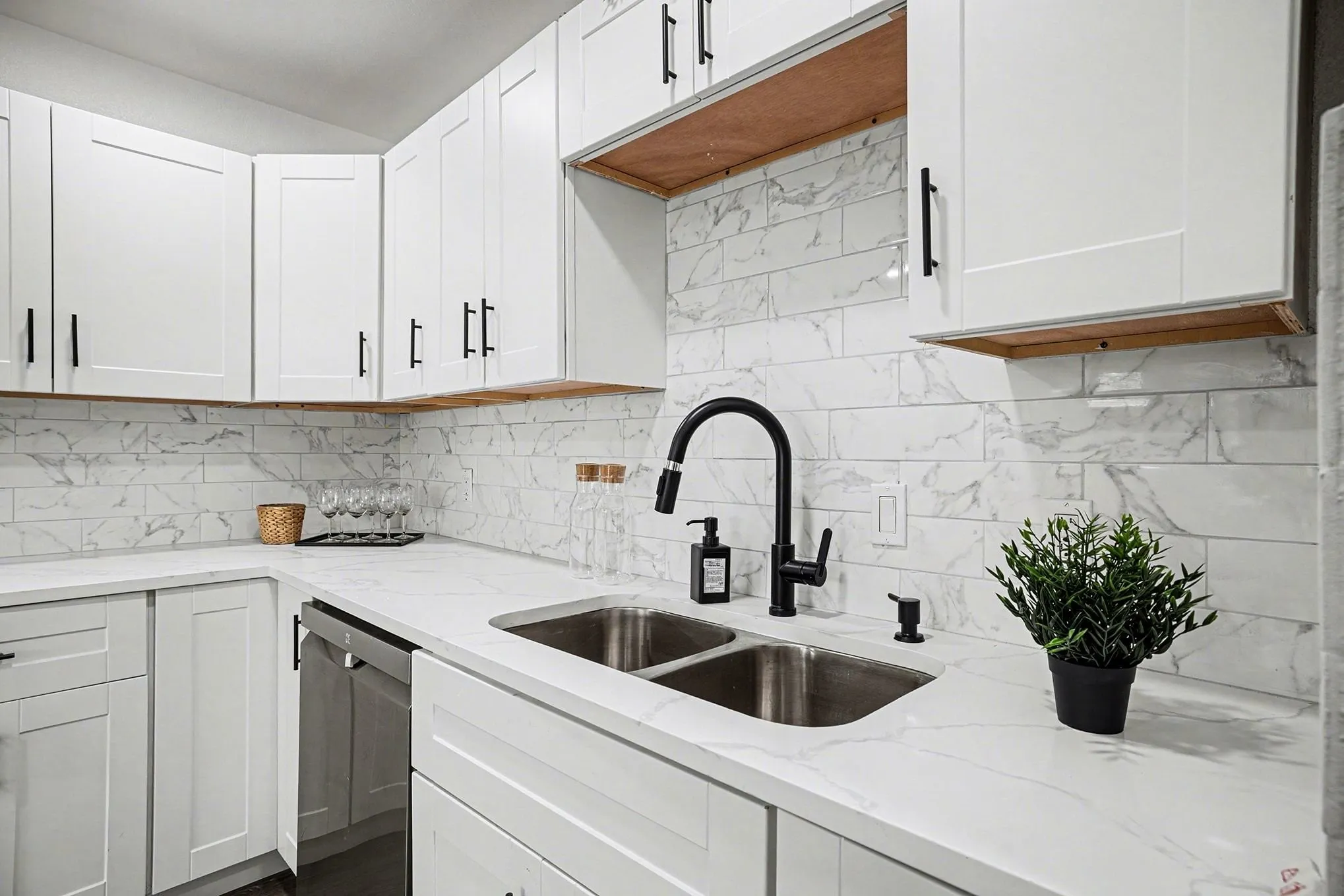 Duplex For Rent in Tarrant County , 716 E Pecan Street 722, Hurst, Texas 76053, 2 Bedroom, 2 Bathroom, Garage spaces, 1,063 Sqft, built in 1971, mls#21158852, Real Estate Agent in Hurst, Homes For Rent in Tarrant county, Homes For Rent in Hurst, Realtor in Hurst Texas, Real Estate Brokerage Independent Realty Texas, Luminita Cordes Realtor