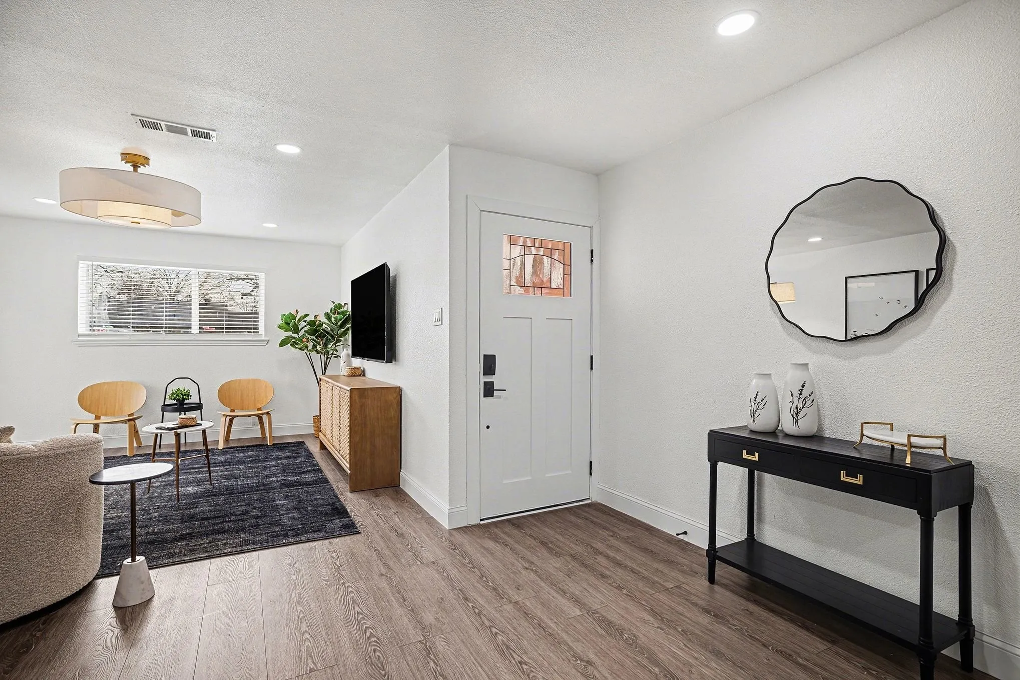 Duplex For Rent in Tarrant County , 716 E Pecan Street 722, Hurst, Texas 76053, 2 Bedroom, 2 Bathroom, Garage spaces, 1,063 Sqft, built in 1971, mls#21158852, Real Estate Agent in Hurst, Homes For Rent in Tarrant county, Homes For Rent in Hurst, Realtor in Hurst Texas, Real Estate Brokerage Independent Realty Texas, Luminita Cordes Realtor