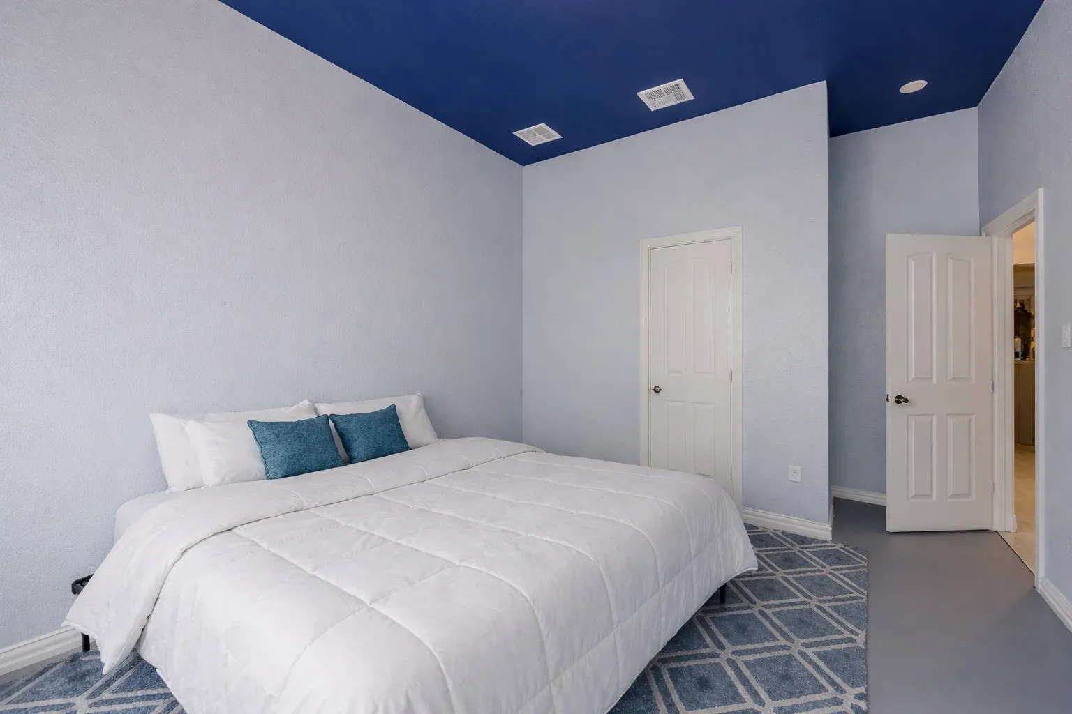 Bedroom with baseboards