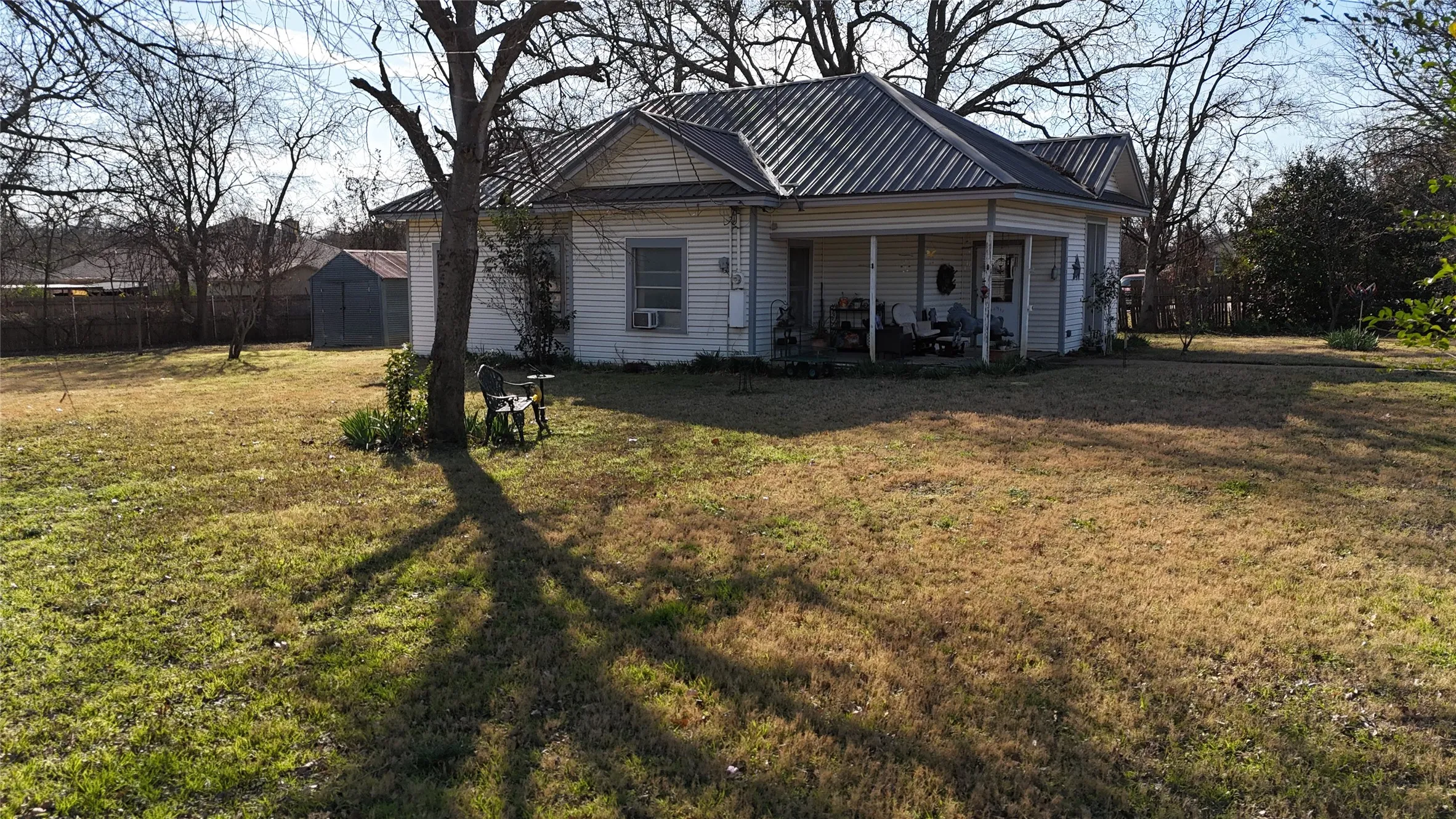 Single Family Residence For Sale in Johnson County , 213 W Eldred Street 2, Burleson, Texas 76028, 3 Bedrooms, 1 Bathroom, Garage spaces, 1,155 Sqft, built in 1914, Preowned, Price $330,000, mls#21158876, Real Estate Agent in Burleson, Homes For Sale in Johnson county, Homes For Sale in Burleson, Realtor in Burleson Texas, Real Estate Brokerage Independent Realty Texas, Luminita Cordes Realtor