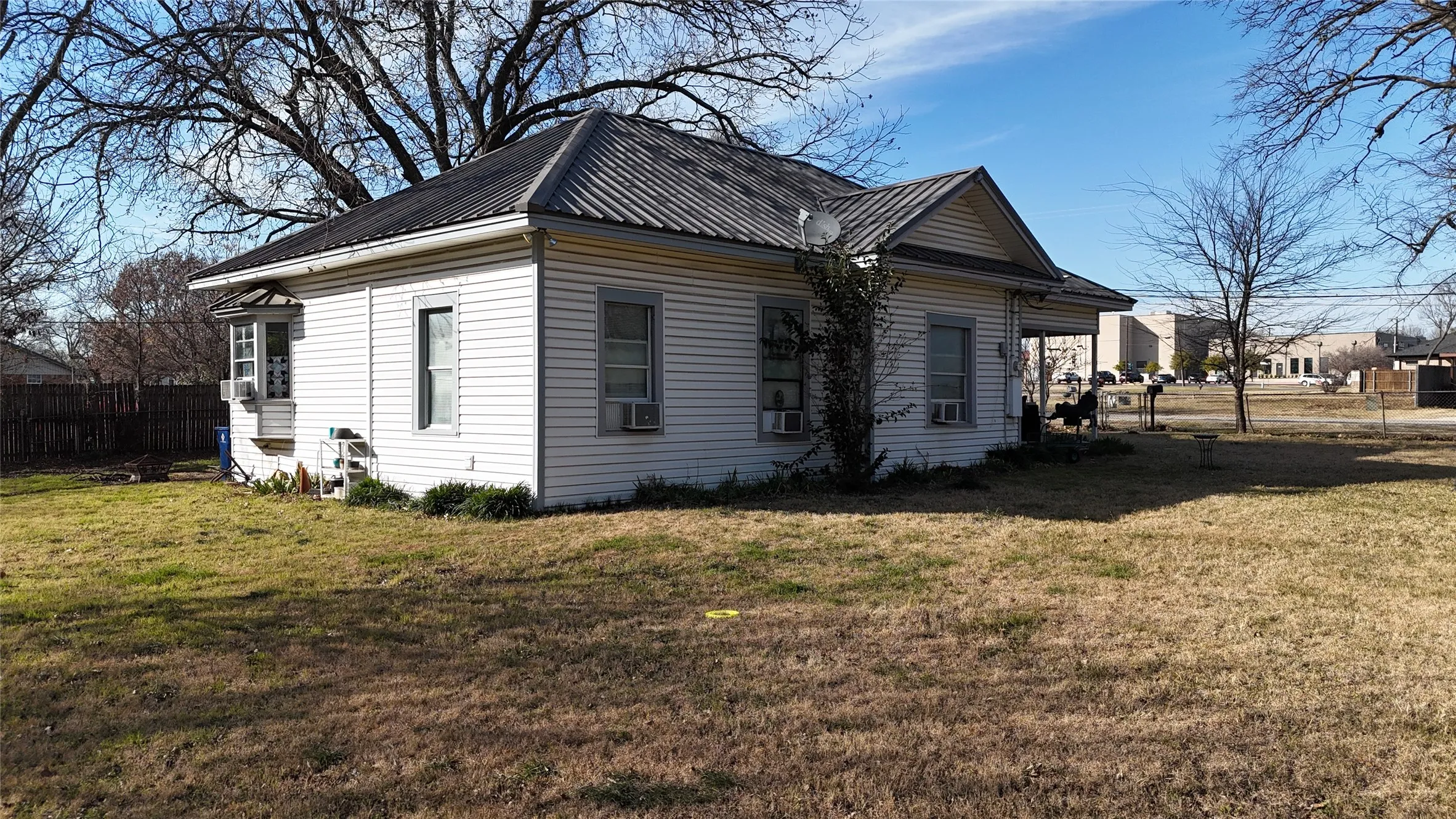 Single Family Residence For Sale in Johnson County , 213 W Eldred Street 2, Burleson, Texas 76028, 3 Bedrooms, 1 Bathroom, Garage spaces, 1,155 Sqft, built in 1914, Preowned, Price $330,000, mls#21158876, Real Estate Agent in Burleson, Homes For Sale in Johnson county, Homes For Sale in Burleson, Realtor in Burleson Texas, Real Estate Brokerage Independent Realty Texas, Luminita Cordes Realtor