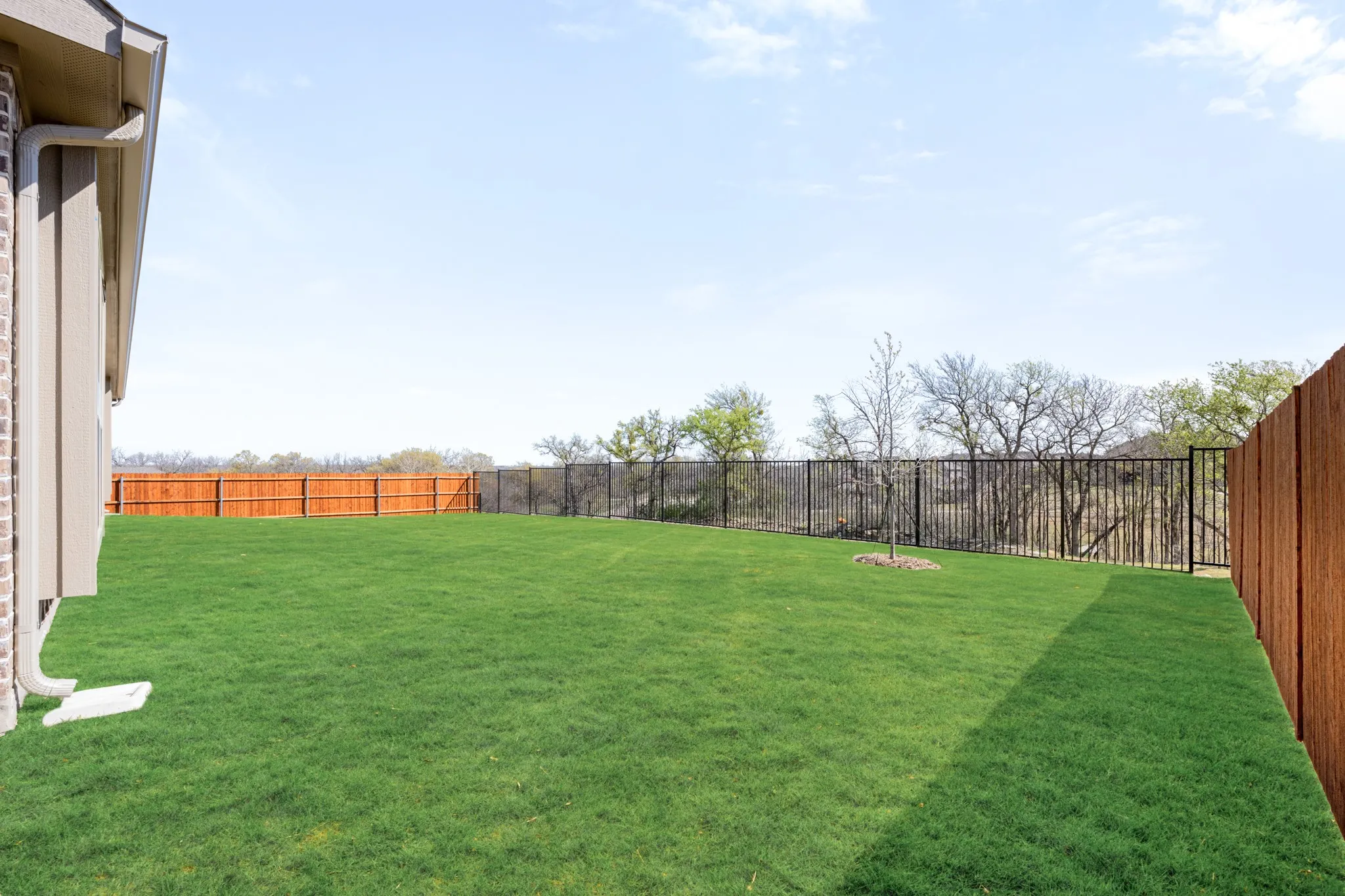 Single Family Residence For Sale in Denton County , 1306 Parkmont Court, Justin, Texas 76247, 5 Bedroom, 4 Bathroom, 2 Garage spaces, 3,485 Sqft, built in 2026, New Construction - Complete, mls#21157912, Real Estate Agent in Justin, Homes For Sale in Denton county, Homes For Sale in Justin, Realtor in Justin Texas, Real Estate Brokerage Independent Realty Texas, Luminita Cordes Realtor