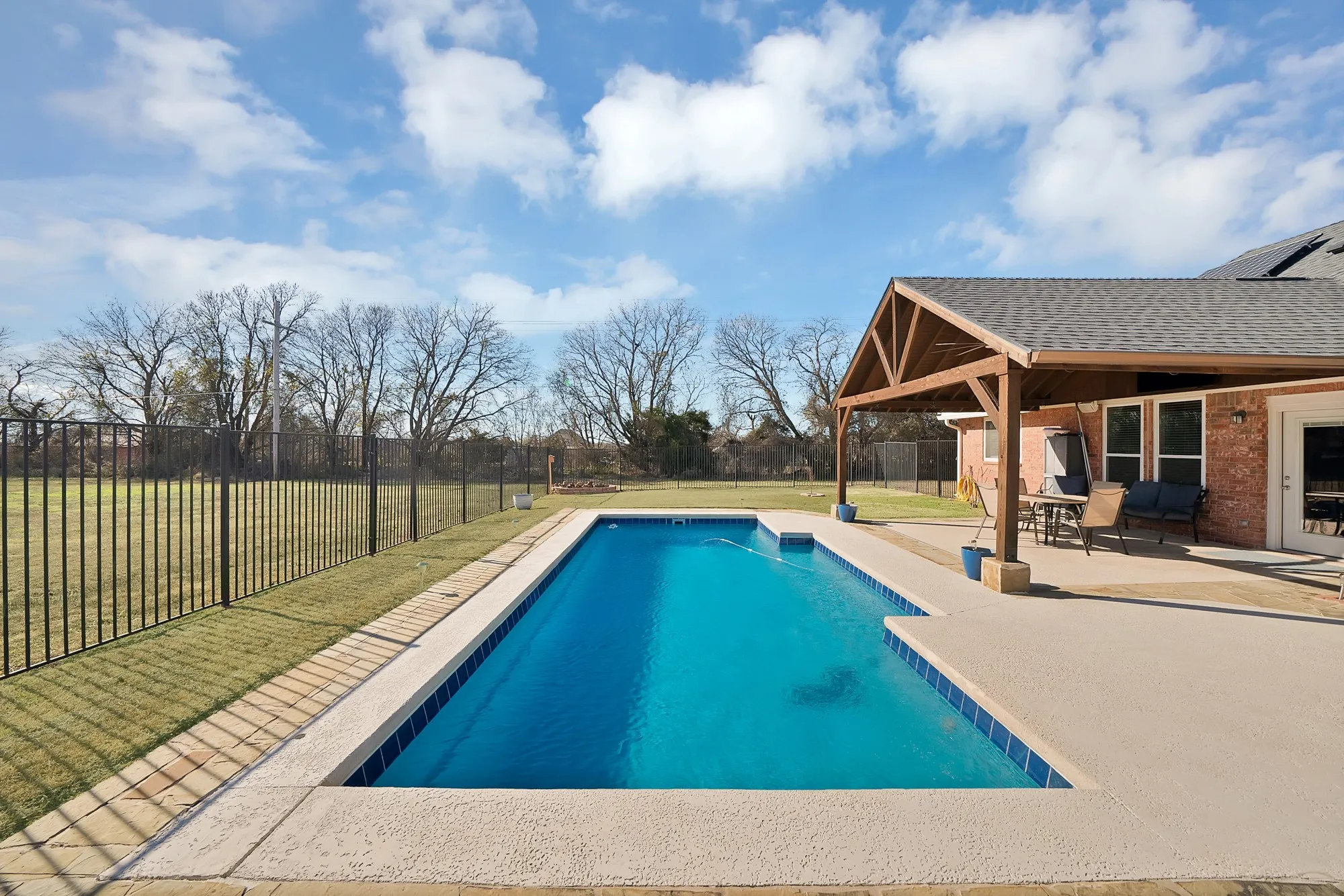Single Family Residence For Sale in Collin County , 2051 Florence Drive, Princeton, Texas 75407, 3 Bedroom, 2 Bathroom, 2 Garage spaces, 2,002 Sqft, built in 2006, mls#21159040, Real Estate Agent in Princeton, Homes For Sale in Collin county, Homes For Sale in Princeton, Realtor in Princeton Texas, Real Estate Brokerage Independent Realty Texas, Luminita Cordes Realtor