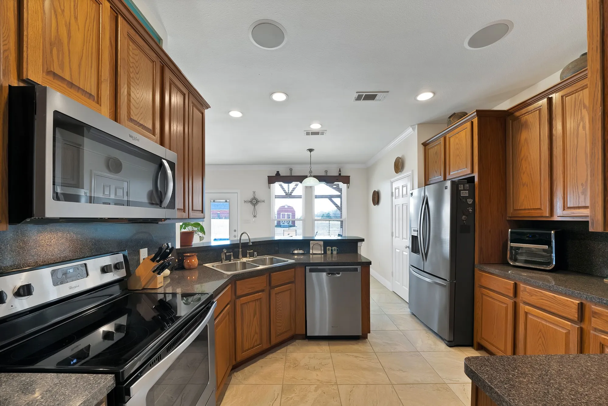 Single Family Residence For Sale in Collin County , 2051 Florence Drive, Princeton, Texas 75407, 3 Bedroom, 2 Bathroom, 2 Garage spaces, 2,002 Sqft, built in 2006, mls#21159040, Real Estate Agent in Princeton, Homes For Sale in Collin county, Homes For Sale in Princeton, Realtor in Princeton Texas, Real Estate Brokerage Independent Realty Texas, Luminita Cordes Realtor