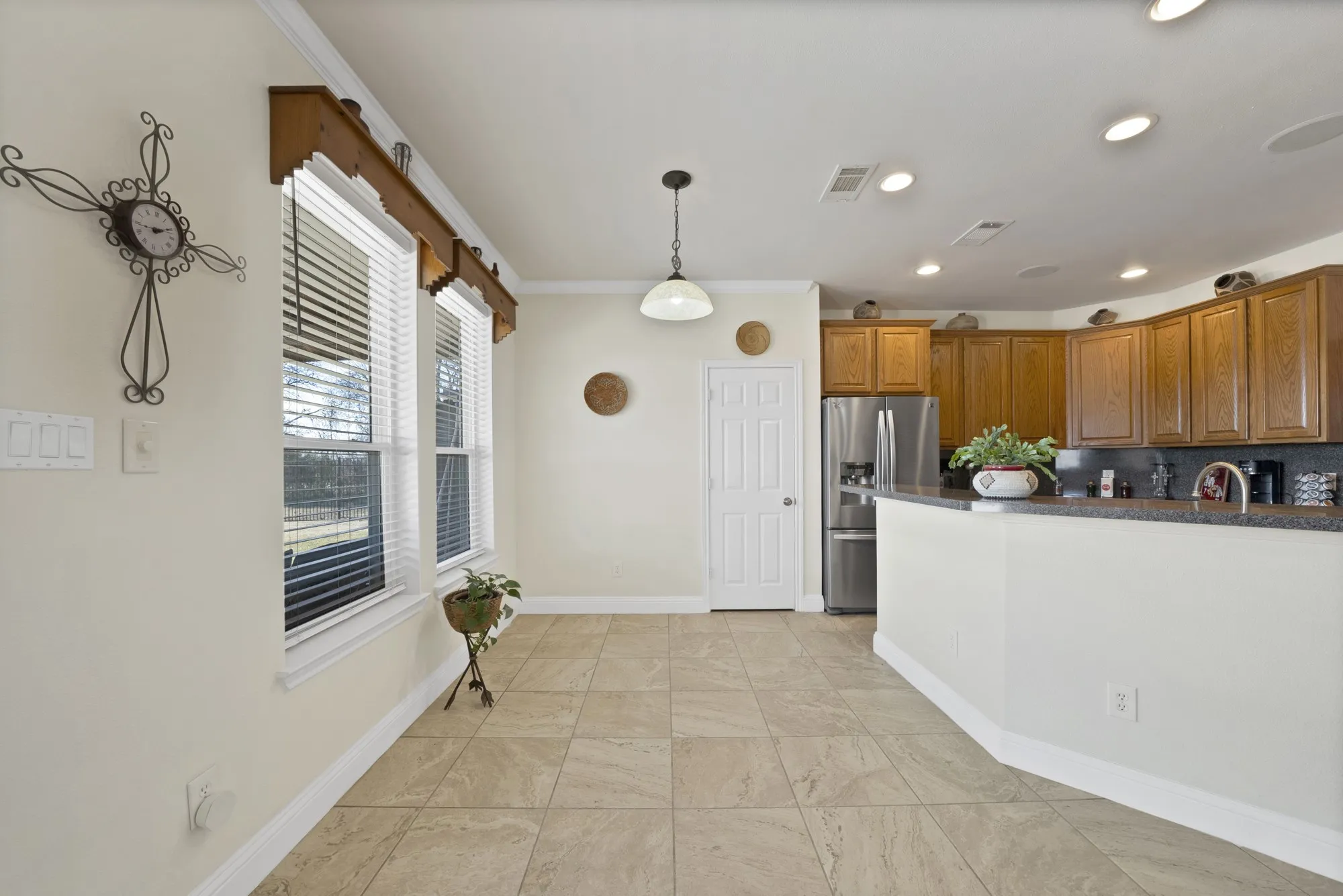 Single Family Residence For Sale in Collin County , 2051 Florence Drive, Princeton, Texas 75407, 3 Bedroom, 2 Bathroom, 2 Garage spaces, 2,002 Sqft, built in 2006, mls#21159040, Real Estate Agent in Princeton, Homes For Sale in Collin county, Homes For Sale in Princeton, Realtor in Princeton Texas, Real Estate Brokerage Independent Realty Texas, Luminita Cordes Realtor