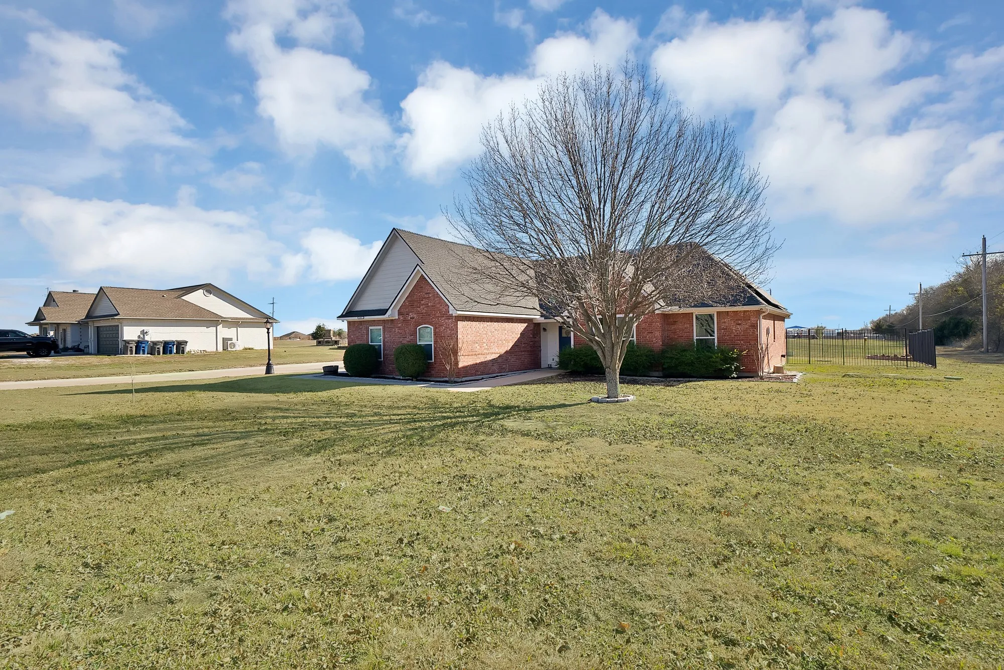 Single Family Residence For Sale in Collin County , 2051 Florence Drive, Princeton, Texas 75407, 3 Bedroom, 2 Bathroom, 2 Garage spaces, 2,002 Sqft, built in 2006, mls#21159040, Real Estate Agent in Princeton, Homes For Sale in Collin county, Homes For Sale in Princeton, Realtor in Princeton Texas, Real Estate Brokerage Independent Realty Texas, Luminita Cordes Realtor