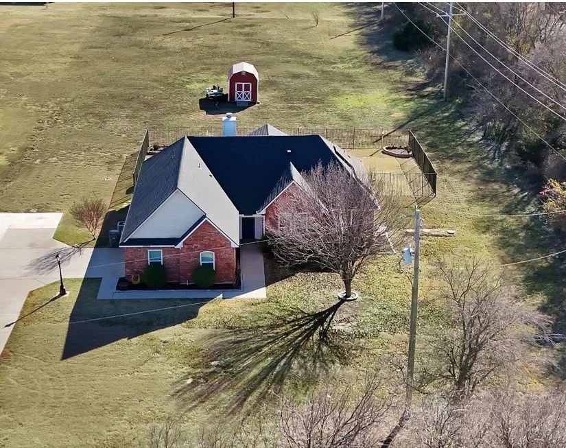 Single Family Residence For Sale in Collin County , 2051 Florence Drive, Princeton, Texas 75407, 3 Bedroom, 2 Bathroom, 2 Garage spaces, 2,002 Sqft, built in 2006, mls#21159040, Real Estate Agent in Princeton, Homes For Sale in Collin county, Homes For Sale in Princeton, Realtor in Princeton Texas, Real Estate Brokerage Independent Realty Texas, Luminita Cordes Realtor