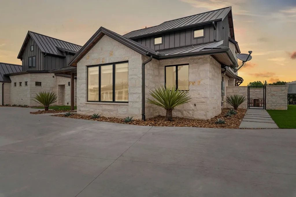 Single Family Residence For Sale in Erath County , 375 Emma Jean Trail, Iredell, Texas 76649, 3 Bedrooms, 4 Bathrooms, Garage spaces, 2,290 Sqft, built in 2026, New Construction - Incomplete, Price $1,675,000, mls#21146474, Real Estate Agent in Iredell, Homes For Sale in Erath county, Homes For Sale in Iredell, Realtor in Iredell Texas, Real Estate Brokerage Independent Realty Texas, Luminita Cordes Realtor