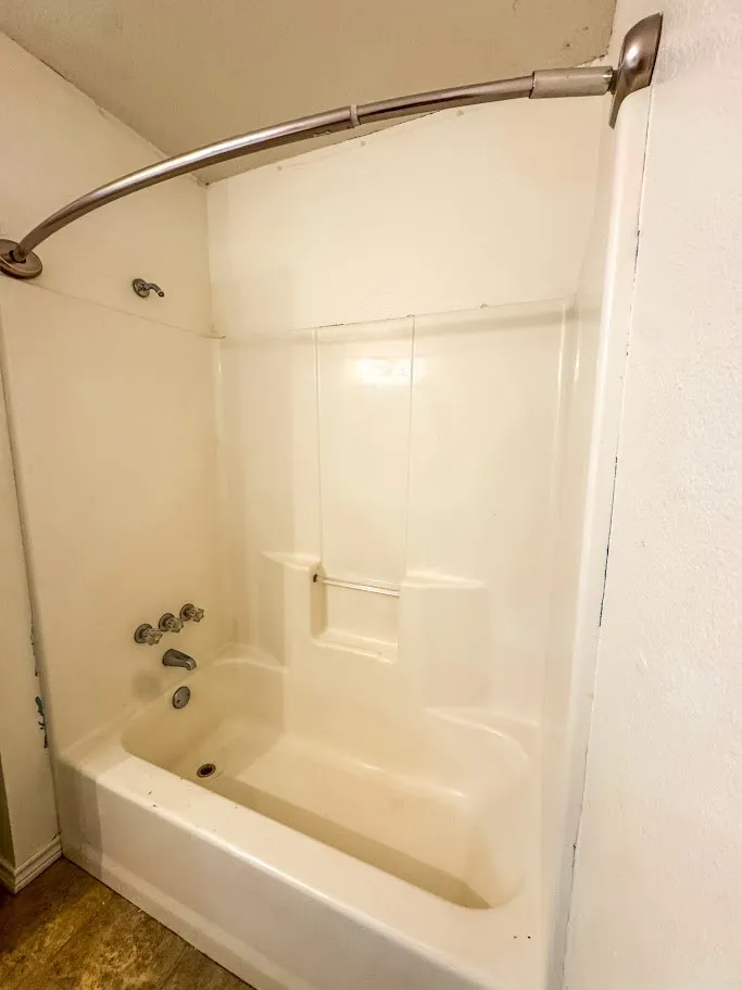 Single Family Residence For Sale in Anderson County , 2010 Salt Works Road, Palestine, Texas 75803, 3 Bedroom, 2 Bathroom, 1 Garage spaces, 1,296 Sqft, built in 2000, mls#21159108, Real Estate Agent in Palestine, Homes For Sale in Anderson county, Homes For Sale in Palestine, Realtor in Palestine Texas, Real Estate Brokerage Independent Realty Texas, Luminita Cordes Realtor