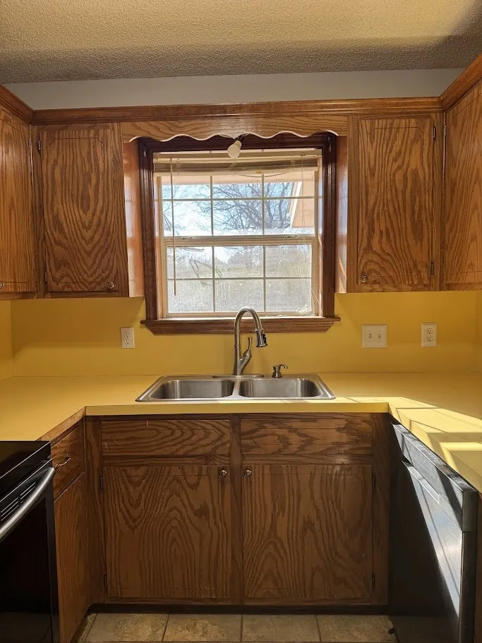 Single Family Residence For Sale in Anderson County , 2010 Salt Works Road, Palestine, Texas 75803, 3 Bedroom, 2 Bathroom, 1 Garage spaces, 1,296 Sqft, built in 2000, mls#21159108, Real Estate Agent in Palestine, Homes For Sale in Anderson county, Homes For Sale in Palestine, Realtor in Palestine Texas, Real Estate Brokerage Independent Realty Texas, Luminita Cordes Realtor
