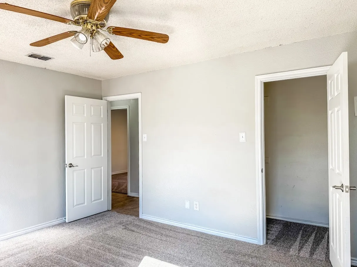 Single Family Residence For Sale in Anderson County , 2010 Salt Works Road, Palestine, Texas 75803, 3 Bedroom, 2 Bathroom, 1 Garage spaces, 1,296 Sqft, built in 2000, mls#21159108, Real Estate Agent in Palestine, Homes For Sale in Anderson county, Homes For Sale in Palestine, Realtor in Palestine Texas, Real Estate Brokerage Independent Realty Texas, Luminita Cordes Realtor