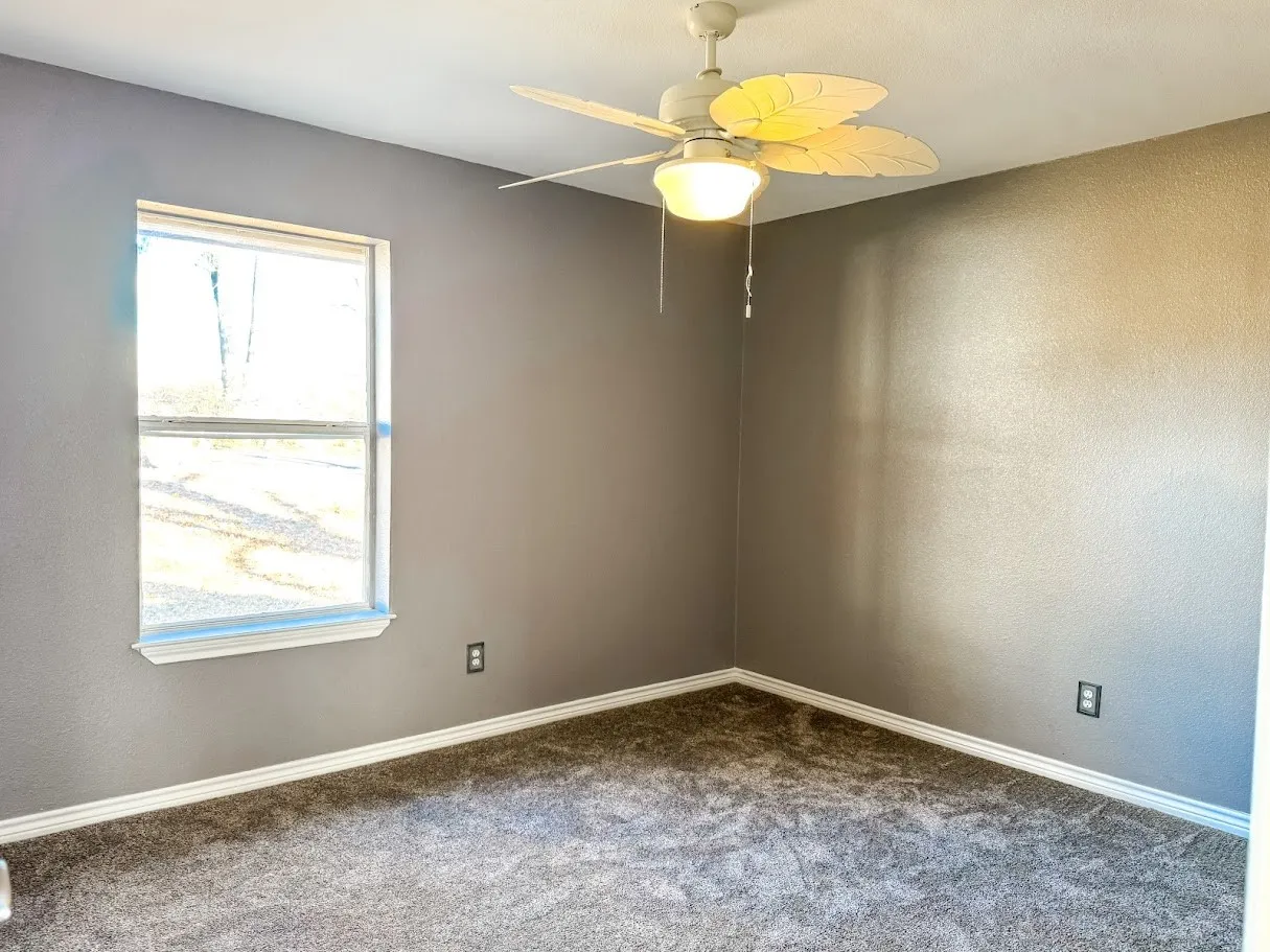 Single Family Residence For Sale in Anderson County , 2010 Salt Works Road, Palestine, Texas 75803, 3 Bedroom, 2 Bathroom, 1 Garage spaces, 1,296 Sqft, built in 2000, mls#21159108, Real Estate Agent in Palestine, Homes For Sale in Anderson county, Homes For Sale in Palestine, Realtor in Palestine Texas, Real Estate Brokerage Independent Realty Texas, Luminita Cordes Realtor