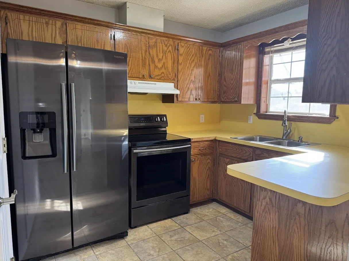 Single Family Residence For Sale in Anderson County , 2010 Salt Works Road, Palestine, Texas 75803, 3 Bedroom, 2 Bathroom, 1 Garage spaces, 1,296 Sqft, built in 2000, mls#21159108, Real Estate Agent in Palestine, Homes For Sale in Anderson county, Homes For Sale in Palestine, Realtor in Palestine Texas, Real Estate Brokerage Independent Realty Texas, Luminita Cordes Realtor