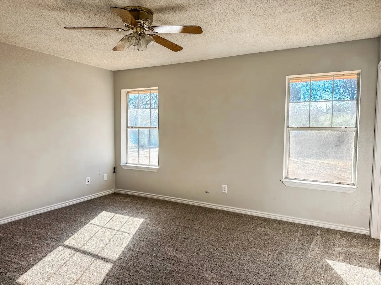 Single Family Residence For Sale in Anderson County , 2010 Salt Works Road, Palestine, Texas 75803, 3 Bedroom, 2 Bathroom, 1 Garage spaces, 1,296 Sqft, built in 2000, mls#21159108, Real Estate Agent in Palestine, Homes For Sale in Anderson county, Homes For Sale in Palestine, Realtor in Palestine Texas, Real Estate Brokerage Independent Realty Texas, Luminita Cordes Realtor