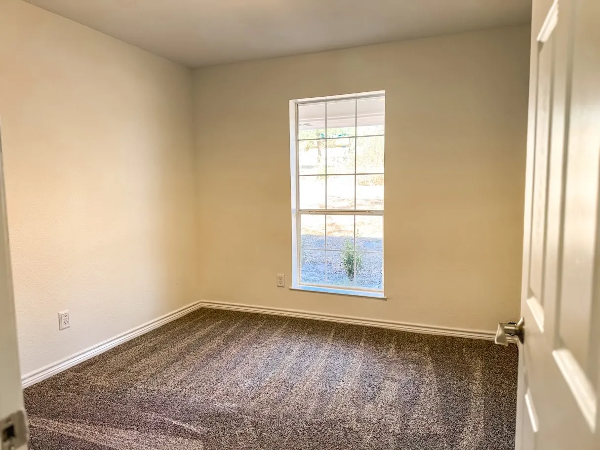 Single Family Residence For Sale in Anderson County , 2010 Salt Works Road, Palestine, Texas 75803, 3 Bedroom, 2 Bathroom, 1 Garage spaces, 1,296 Sqft, built in 2000, mls#21159108, Real Estate Agent in Palestine, Homes For Sale in Anderson county, Homes For Sale in Palestine, Realtor in Palestine Texas, Real Estate Brokerage Independent Realty Texas, Luminita Cordes Realtor
