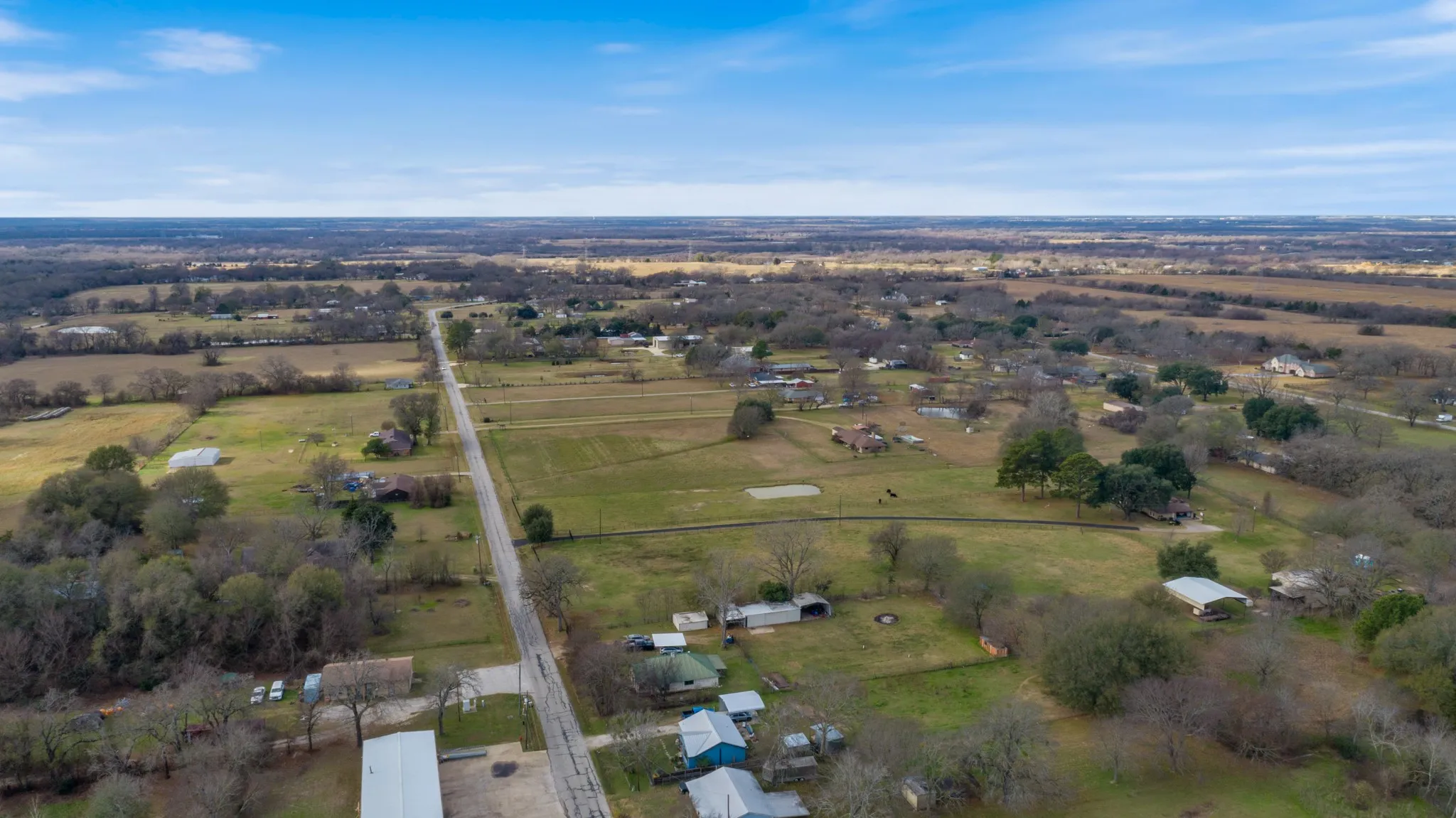 Single Family Residence For Sale in Kaufman County , 120 Davis Road, Combine, Texas 75159, 3 Bedroom, 1 Bathroom, 2 Garage spaces, 1,230 Sqft, built in 1936, mls#21157271, Real Estate Agent in Combine, Homes For Sale in Kaufman county, Homes For Sale in Combine, Realtor in Combine Texas, Real Estate Brokerage Independent Realty Texas, Luminita Cordes Realtor