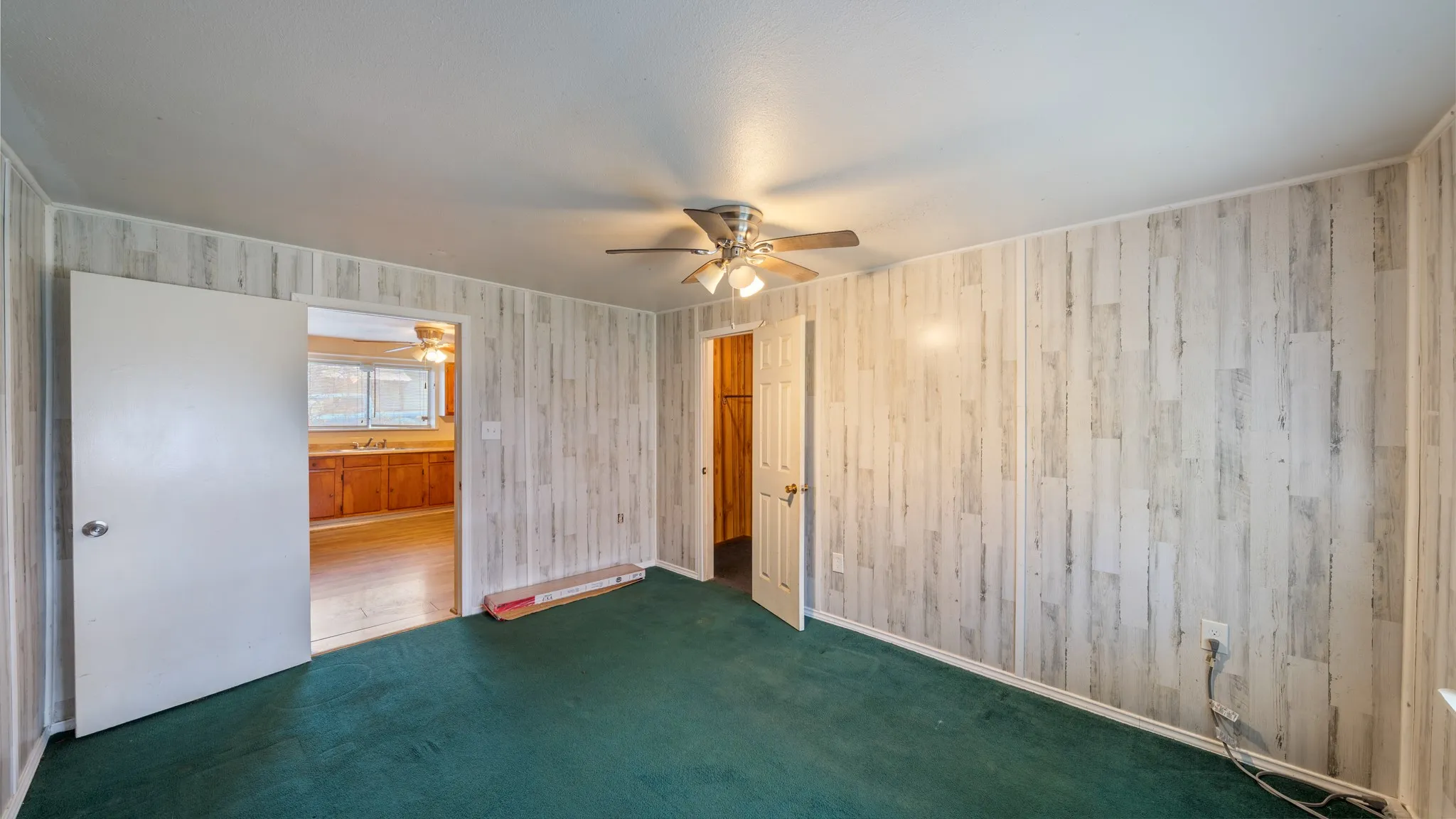 Single Family Residence For Sale in Kaufman County , 120 Davis Road, Combine, Texas 75159, 3 Bedroom, 1 Bathroom, 2 Garage spaces, 1,230 Sqft, built in 1936, mls#21157271, Real Estate Agent in Combine, Homes For Sale in Kaufman county, Homes For Sale in Combine, Realtor in Combine Texas, Real Estate Brokerage Independent Realty Texas, Luminita Cordes Realtor