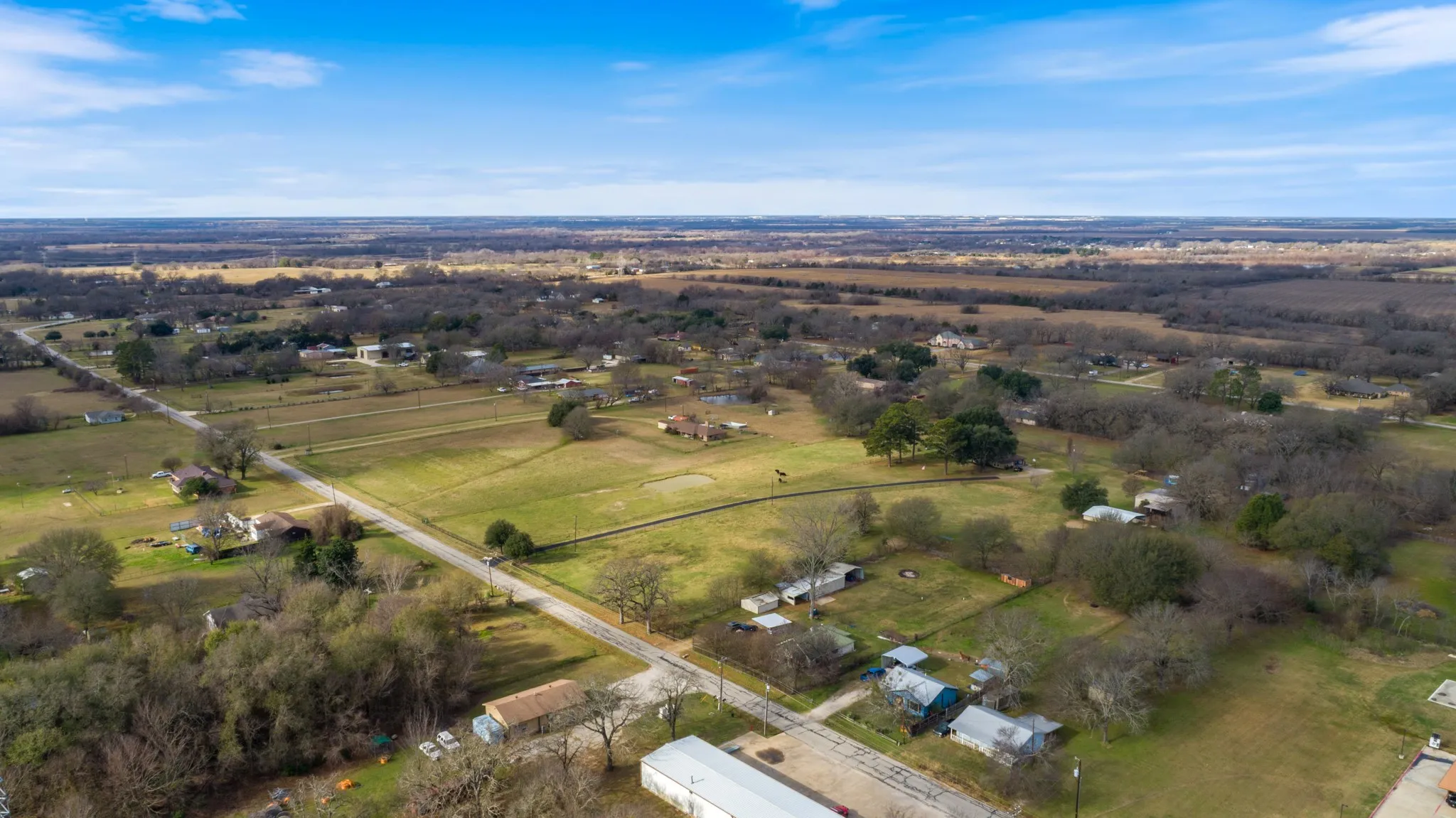 Single Family Residence For Sale in Kaufman County , 120 Davis Road, Combine, Texas 75159, 3 Bedroom, 1 Bathroom, 2 Garage spaces, 1,230 Sqft, built in 1936, mls#21157271, Real Estate Agent in Combine, Homes For Sale in Kaufman county, Homes For Sale in Combine, Realtor in Combine Texas, Real Estate Brokerage Independent Realty Texas, Luminita Cordes Realtor