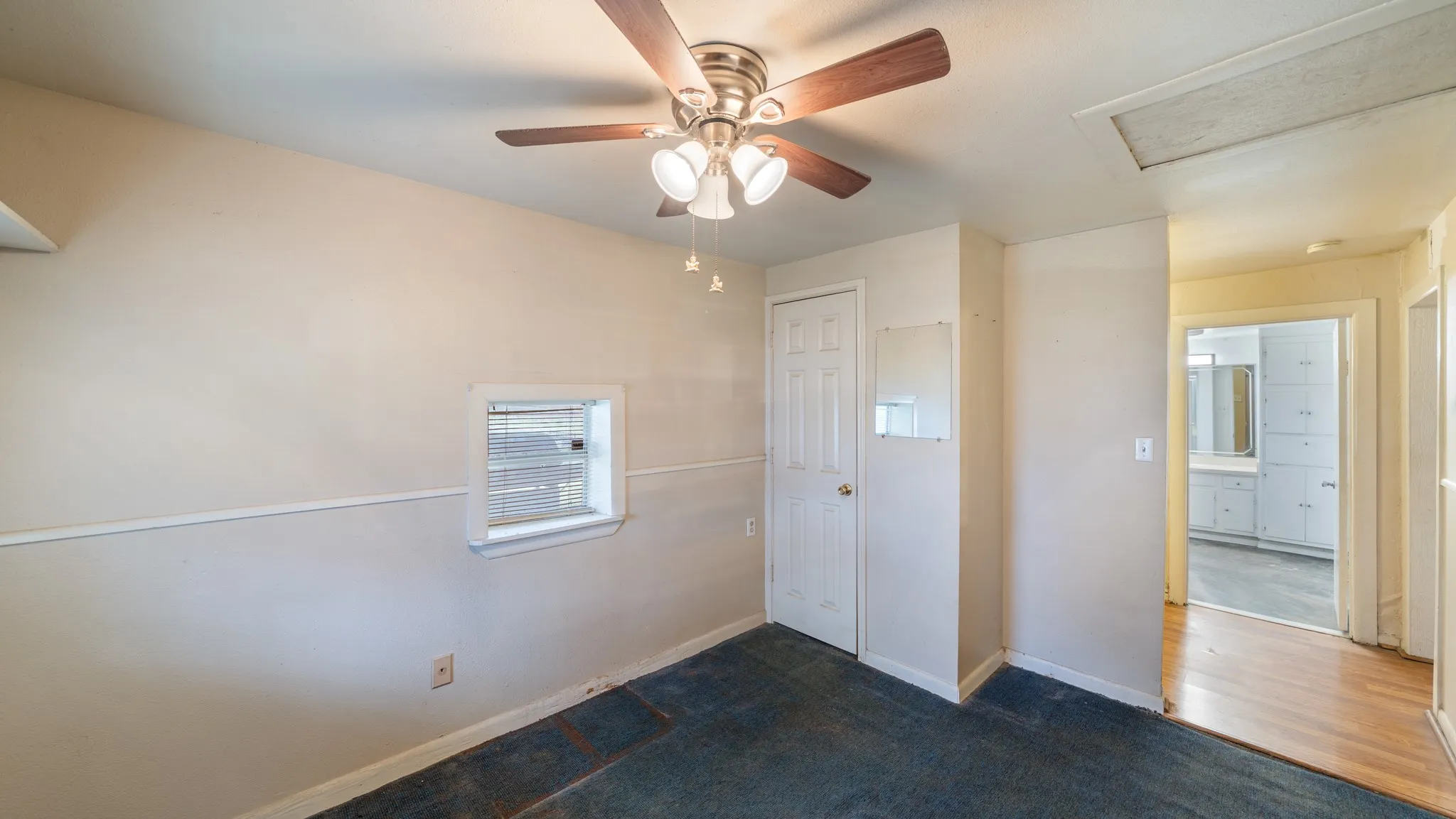 Single Family Residence For Sale in Kaufman County , 120 Davis Road, Combine, Texas 75159, 3 Bedroom, 1 Bathroom, 2 Garage spaces, 1,230 Sqft, built in 1936, mls#21157271, Real Estate Agent in Combine, Homes For Sale in Kaufman county, Homes For Sale in Combine, Realtor in Combine Texas, Real Estate Brokerage Independent Realty Texas, Luminita Cordes Realtor