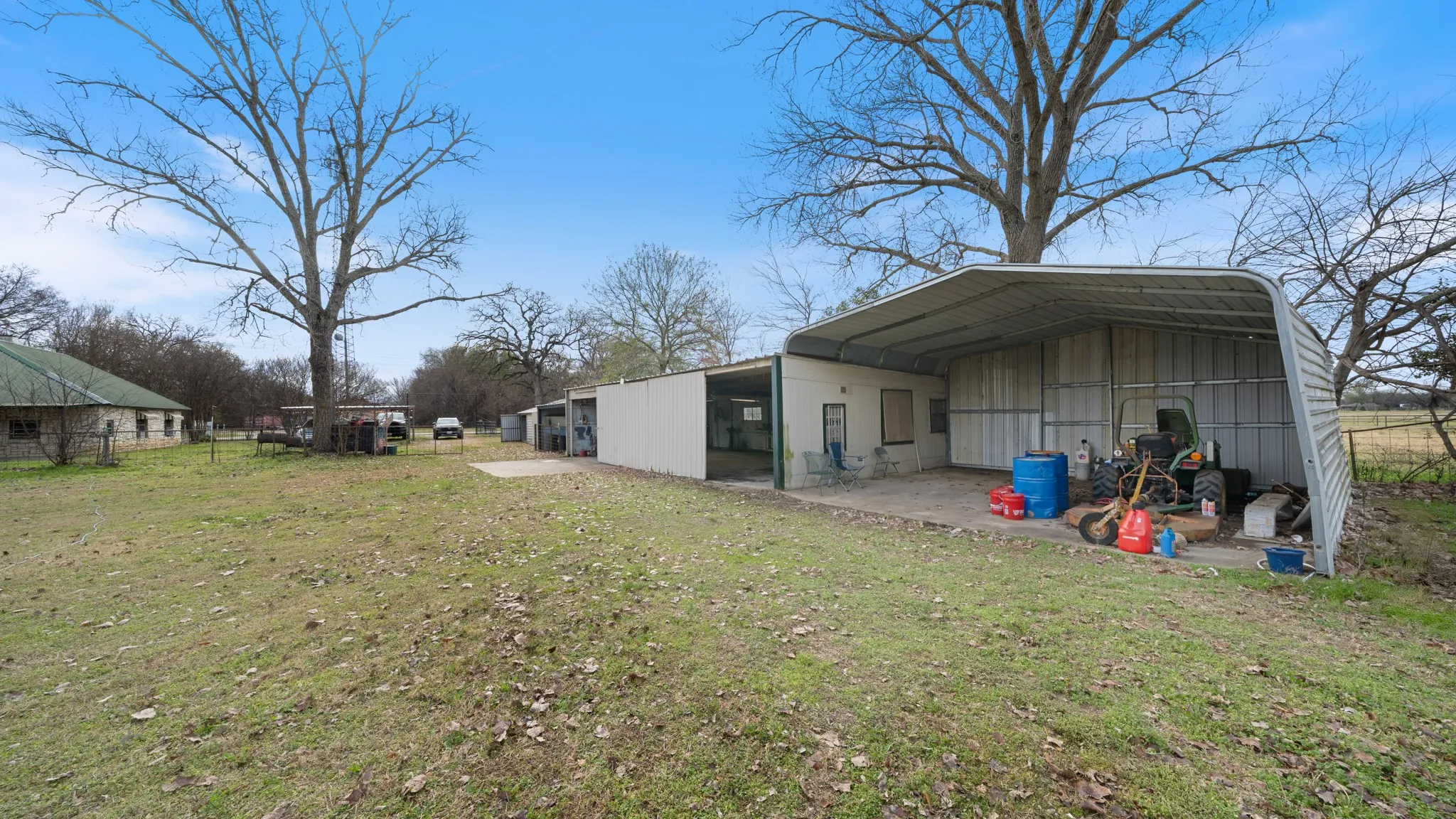 Single Family Residence For Sale in Kaufman County , 120 Davis Road, Combine, Texas 75159, 3 Bedroom, 1 Bathroom, 2 Garage spaces, 1,230 Sqft, built in 1936, mls#21157271, Real Estate Agent in Combine, Homes For Sale in Kaufman county, Homes For Sale in Combine, Realtor in Combine Texas, Real Estate Brokerage Independent Realty Texas, Luminita Cordes Realtor