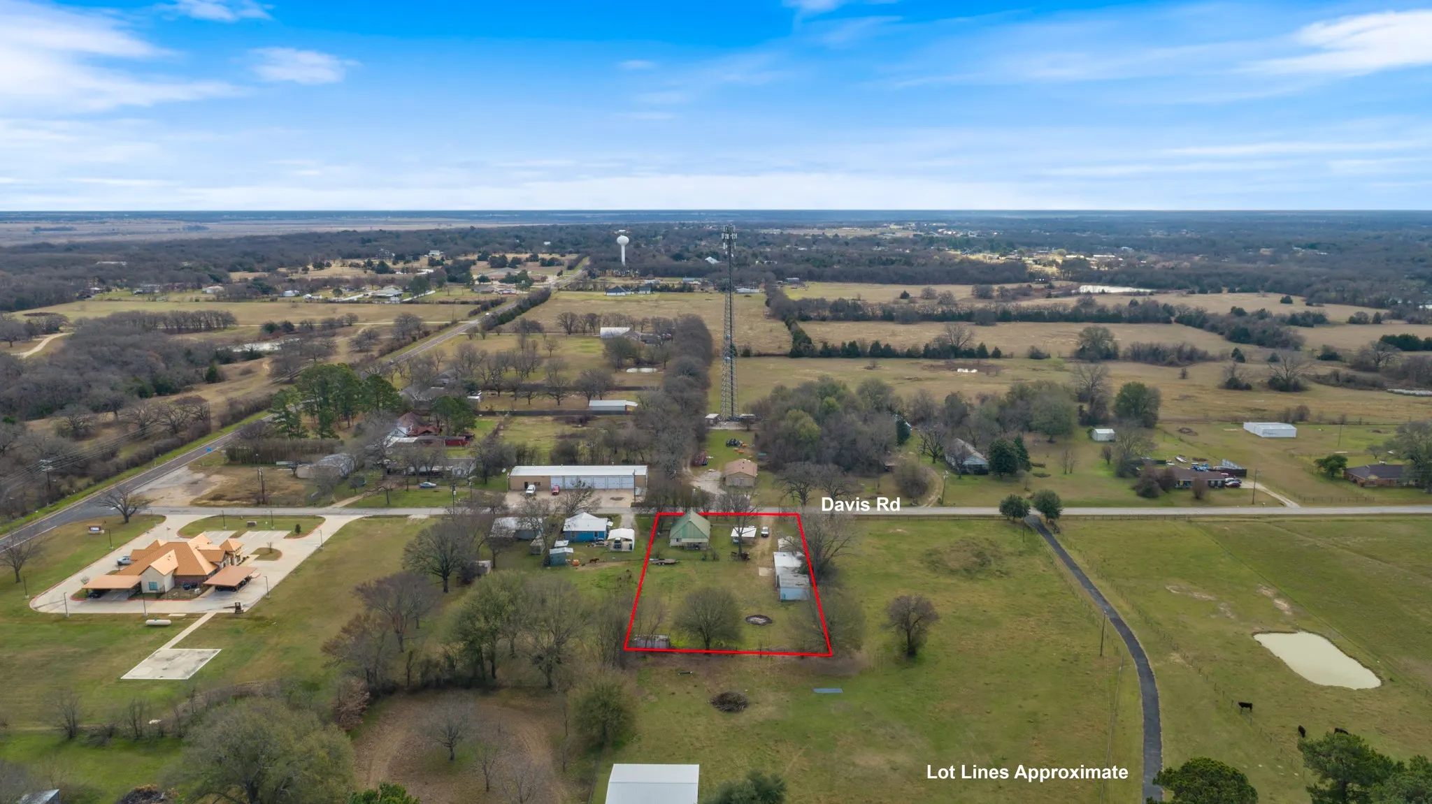 Single Family Residence For Sale in Kaufman County , 120 Davis Road, Combine, Texas 75159, 3 Bedroom, 1 Bathroom, 2 Garage spaces, 1,230 Sqft, built in 1936, mls#21157271, Real Estate Agent in Combine, Homes For Sale in Kaufman county, Homes For Sale in Combine, Realtor in Combine Texas, Real Estate Brokerage Independent Realty Texas, Luminita Cordes Realtor