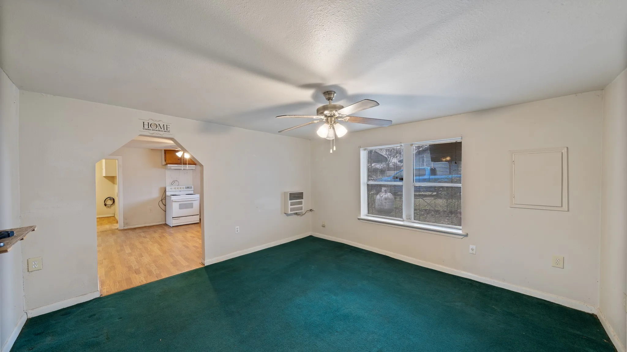 Single Family Residence For Sale in Kaufman County , 120 Davis Road, Combine, Texas 75159, 3 Bedroom, 1 Bathroom, 2 Garage spaces, 1,230 Sqft, built in 1936, mls#21157271, Real Estate Agent in Combine, Homes For Sale in Kaufman county, Homes For Sale in Combine, Realtor in Combine Texas, Real Estate Brokerage Independent Realty Texas, Luminita Cordes Realtor
