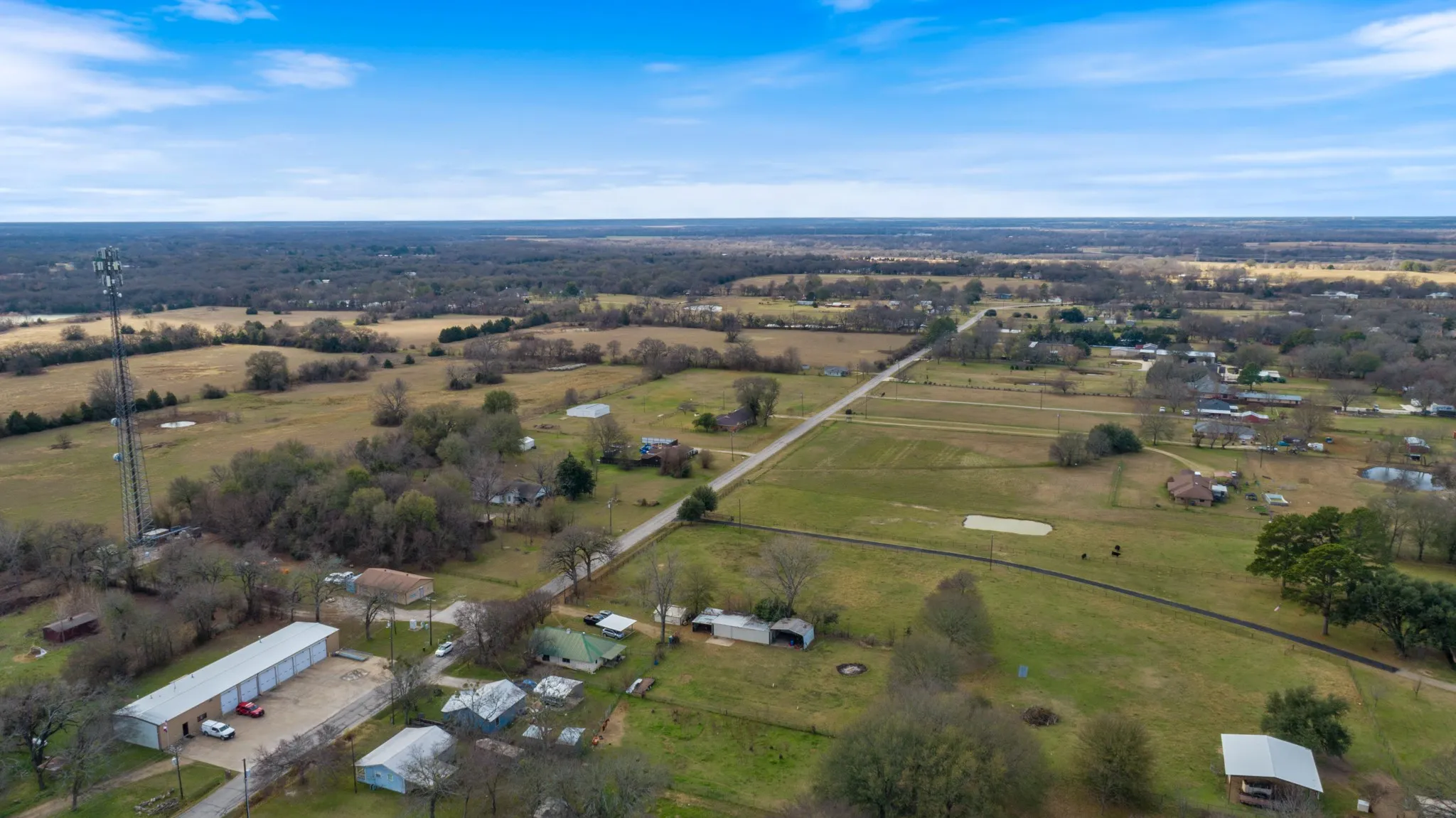 Single Family Residence For Sale in Kaufman County , 120 Davis Road, Combine, Texas 75159, 3 Bedroom, 1 Bathroom, 2 Garage spaces, 1,230 Sqft, built in 1936, mls#21157271, Real Estate Agent in Combine, Homes For Sale in Kaufman county, Homes For Sale in Combine, Realtor in Combine Texas, Real Estate Brokerage Independent Realty Texas, Luminita Cordes Realtor