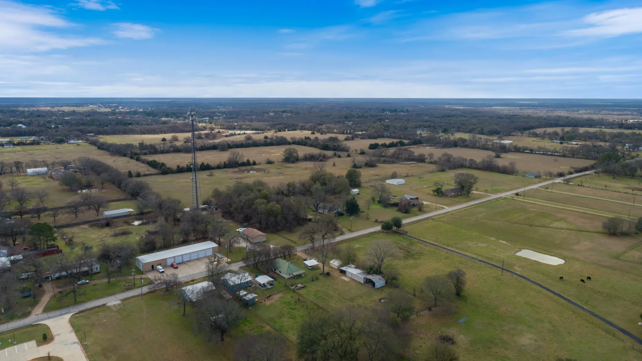Single Family Residence For Sale in Kaufman County , 120 Davis Road, Combine, Texas 75159, 3 Bedroom, 1 Bathroom, 2 Garage spaces, 1,230 Sqft, built in 1936, mls#21157271, Real Estate Agent in Combine, Homes For Sale in Kaufman county, Homes For Sale in Combine, Realtor in Combine Texas, Real Estate Brokerage Independent Realty Texas, Luminita Cordes Realtor