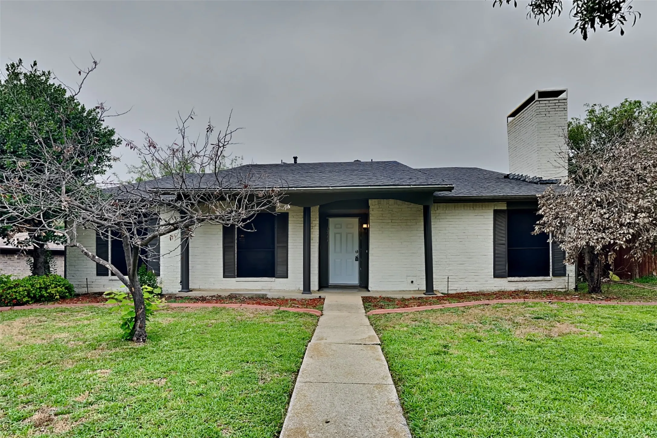 Single Family Residence For Sale in Denton County , 1711 Chesterfield Drive, Carrollton, Texas 75007, 4 Bedroom, 2 Bathroom, 2 Garage spaces, 2,069 Sqft, built in 1977, Preowned, mls#21159220, Real Estate Agent in Carrollton, Homes For Sale in Denton county, Homes For Sale in Carrollton, Realtor in Carrollton Texas, Real Estate Brokerage Independent Realty Texas, Luminita Cordes Realtor